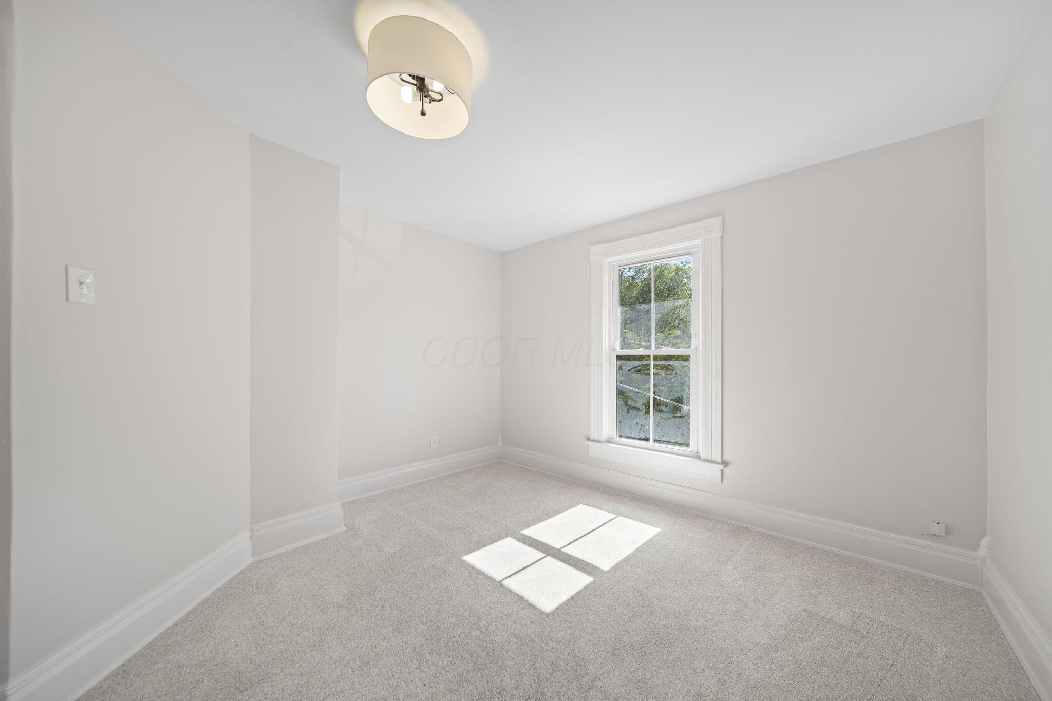 325 W William Street