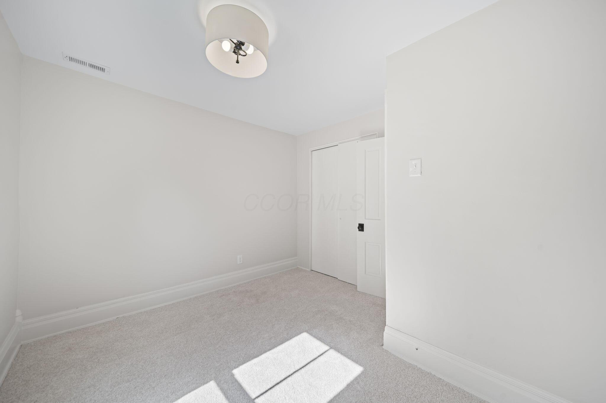 325 W William Street
