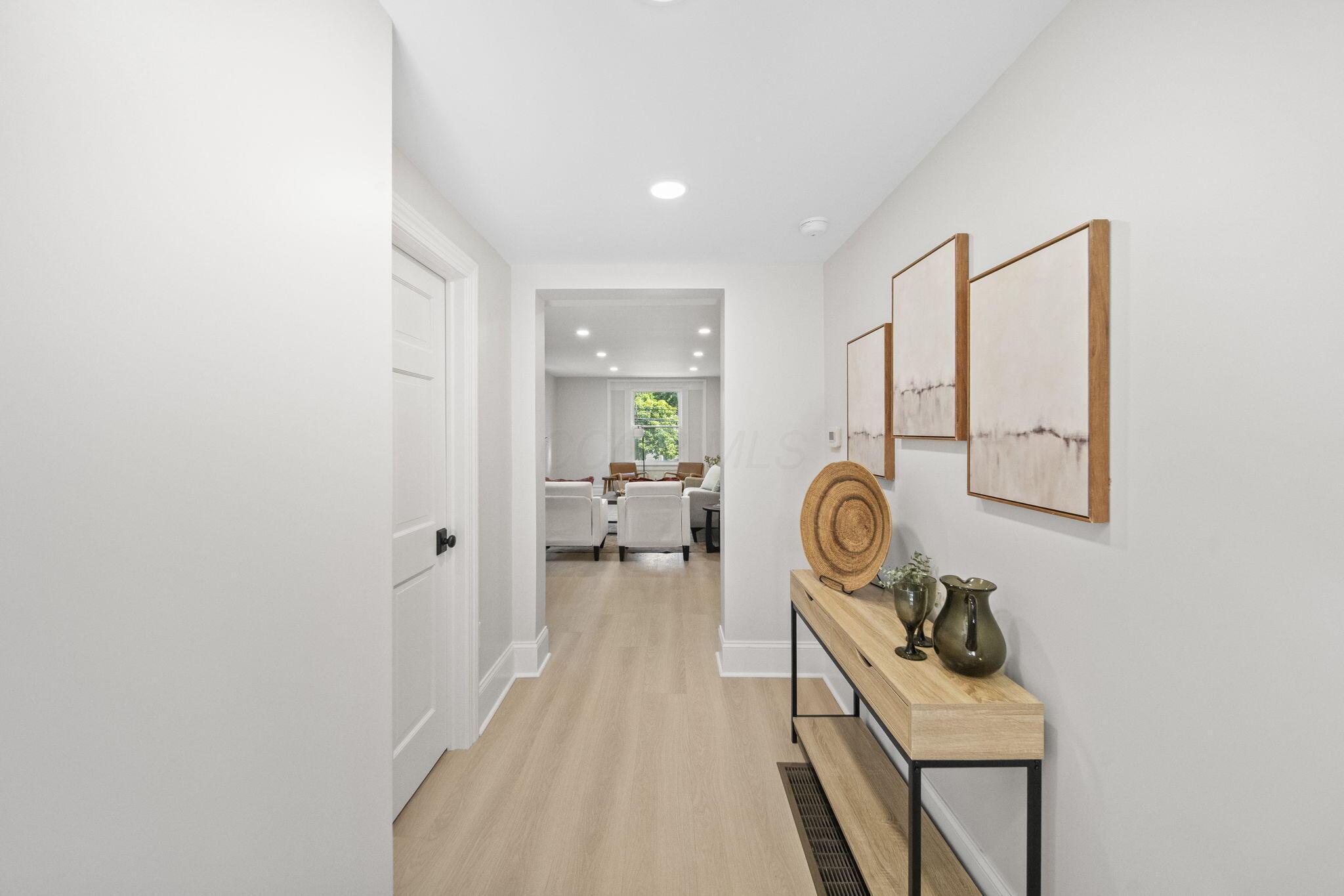 325 W William Street