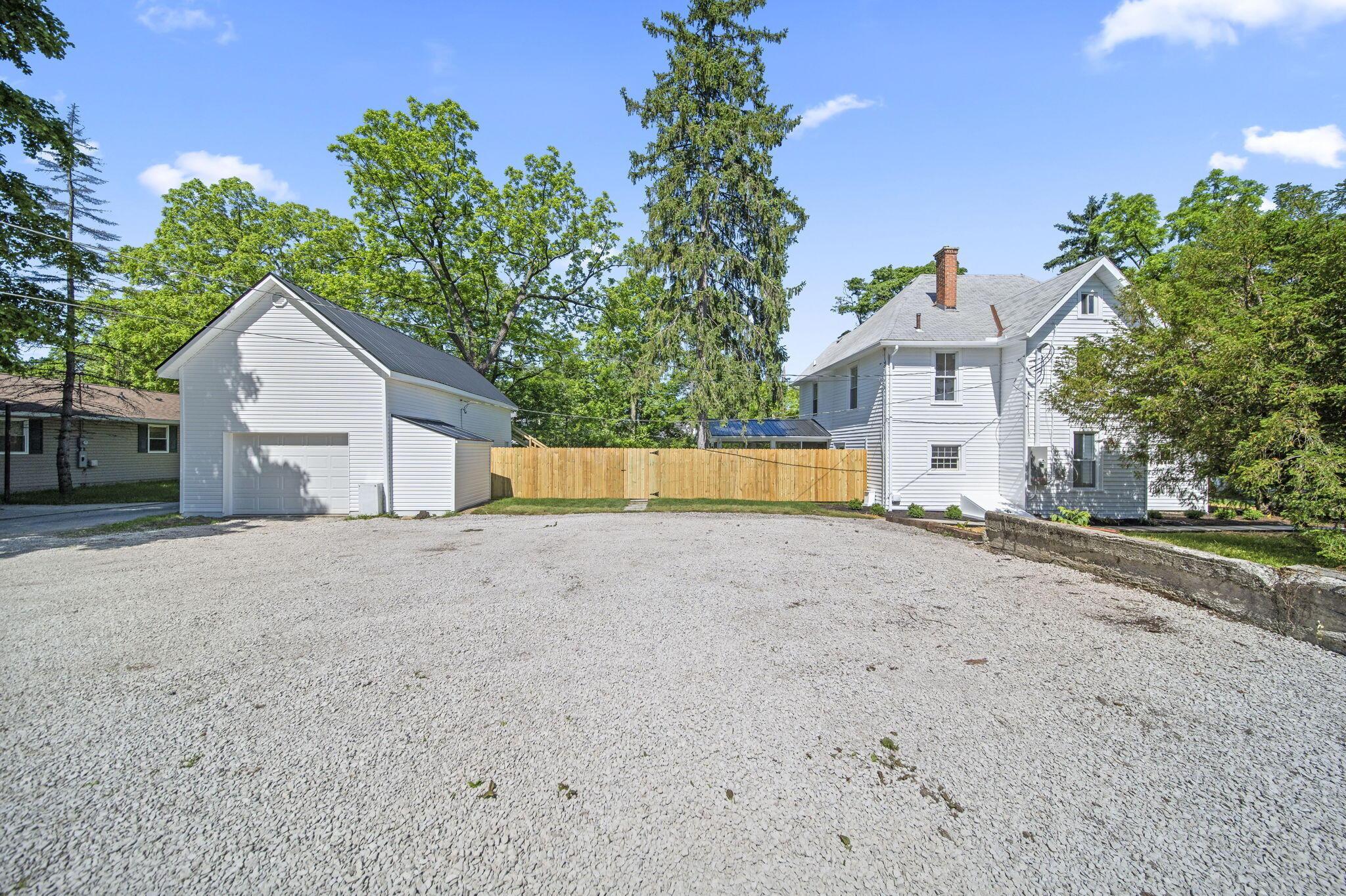 325 W William Street