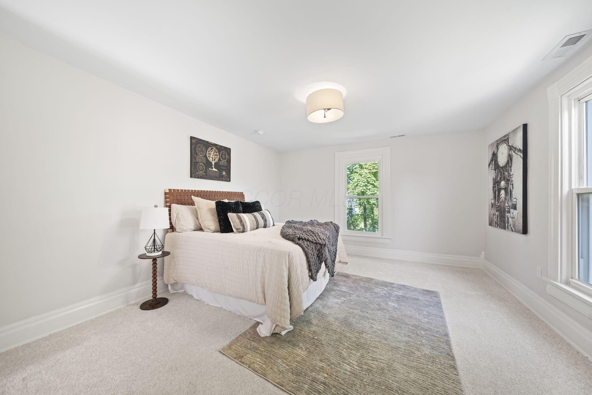 325 W William Street