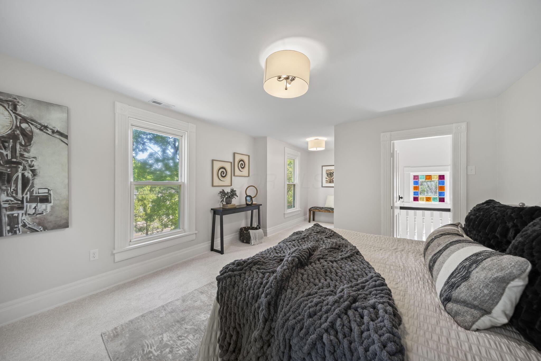 325 W William Street
