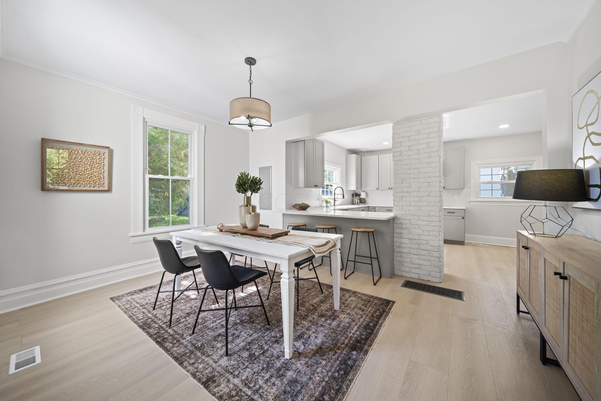 325 W William Street
