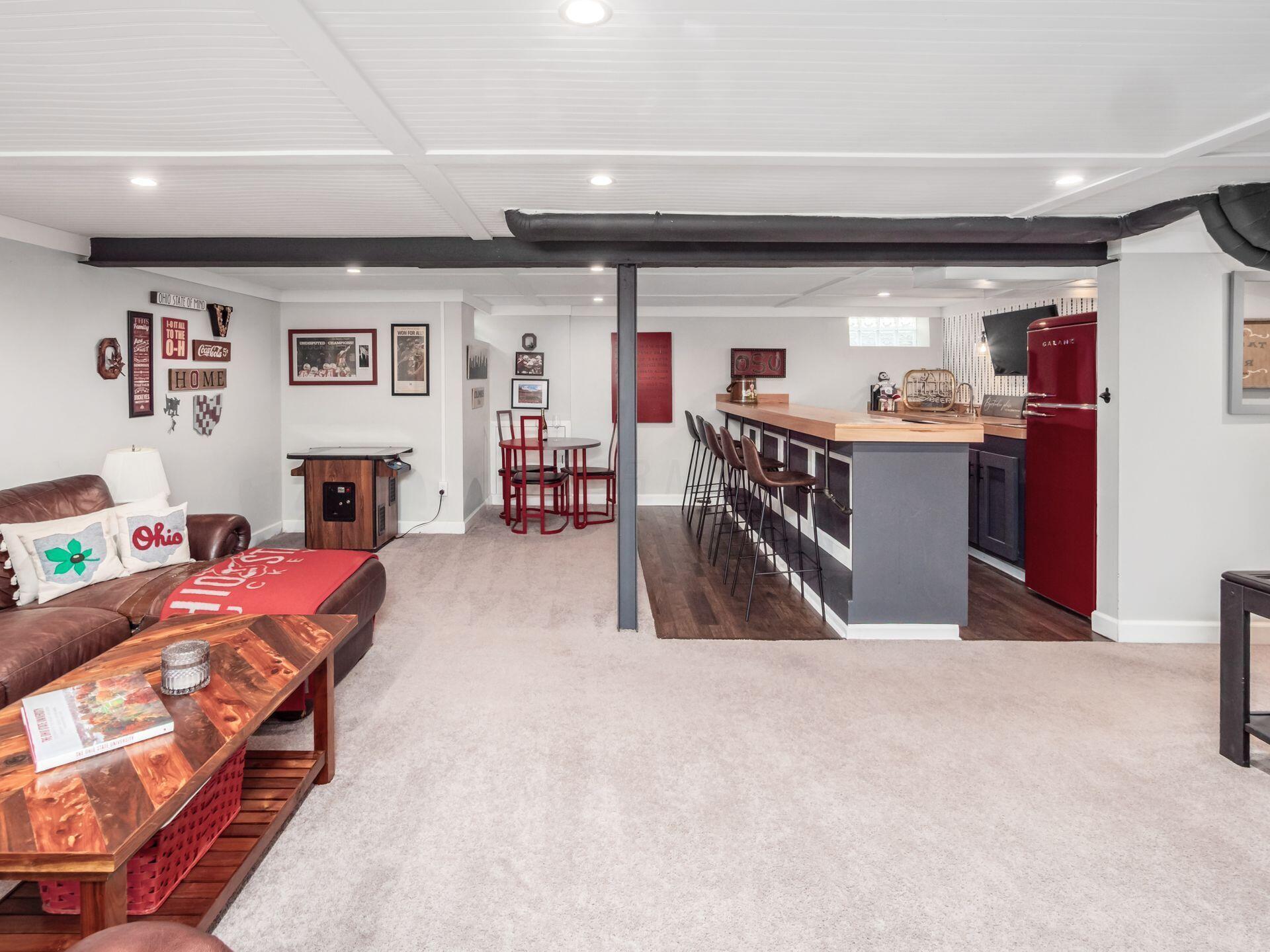 357 Canyon Drive S