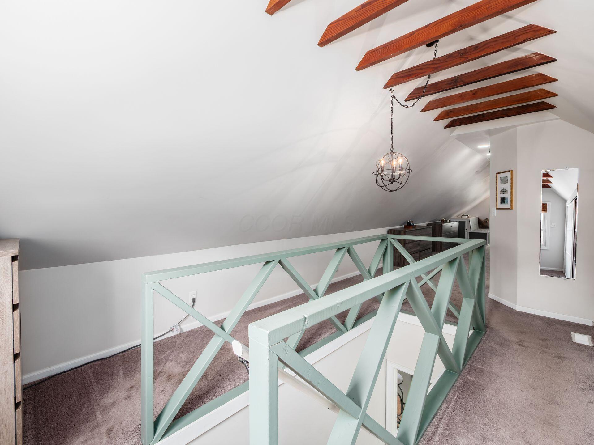 357 Canyon Drive S