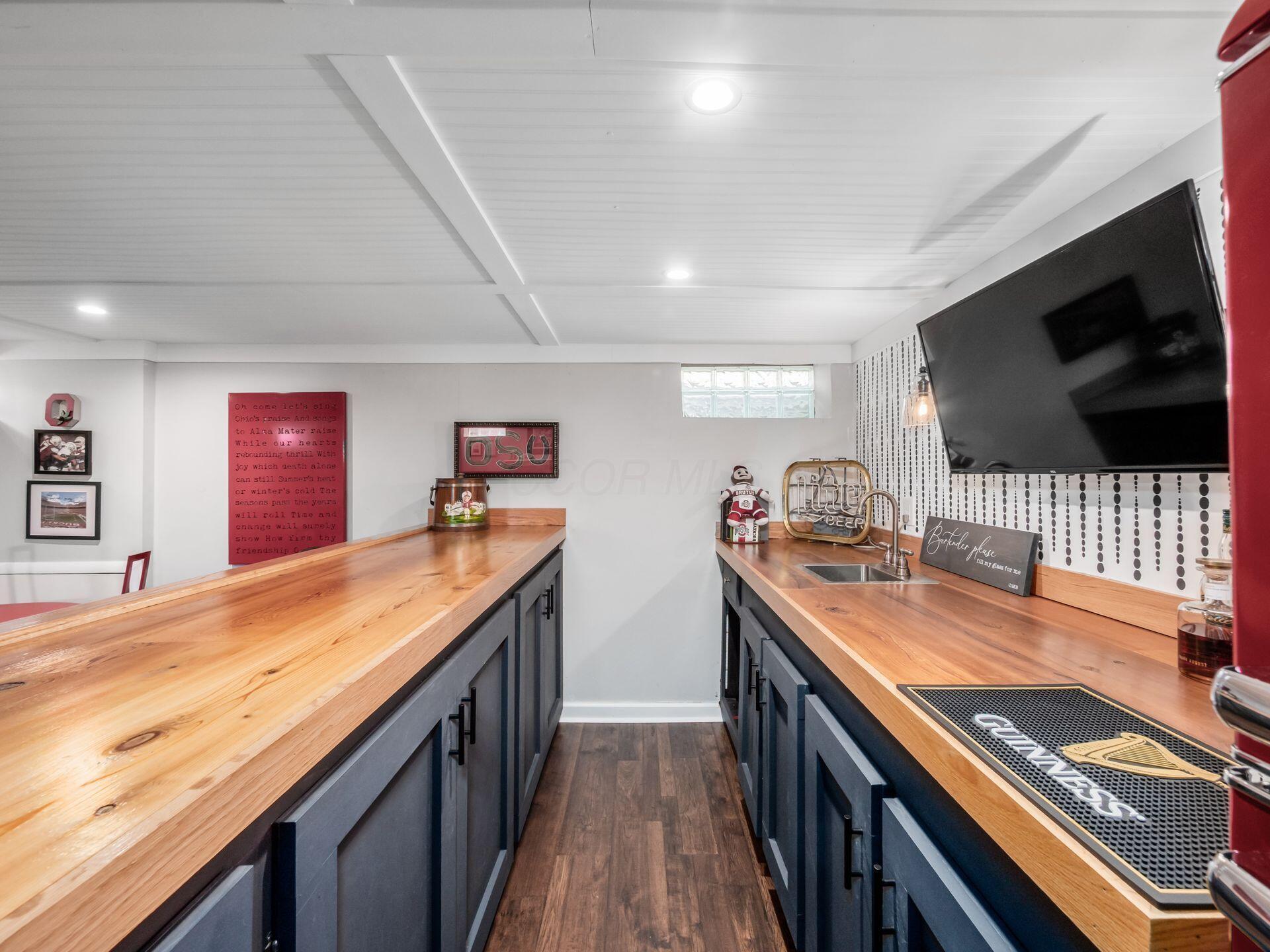 357 Canyon Drive S