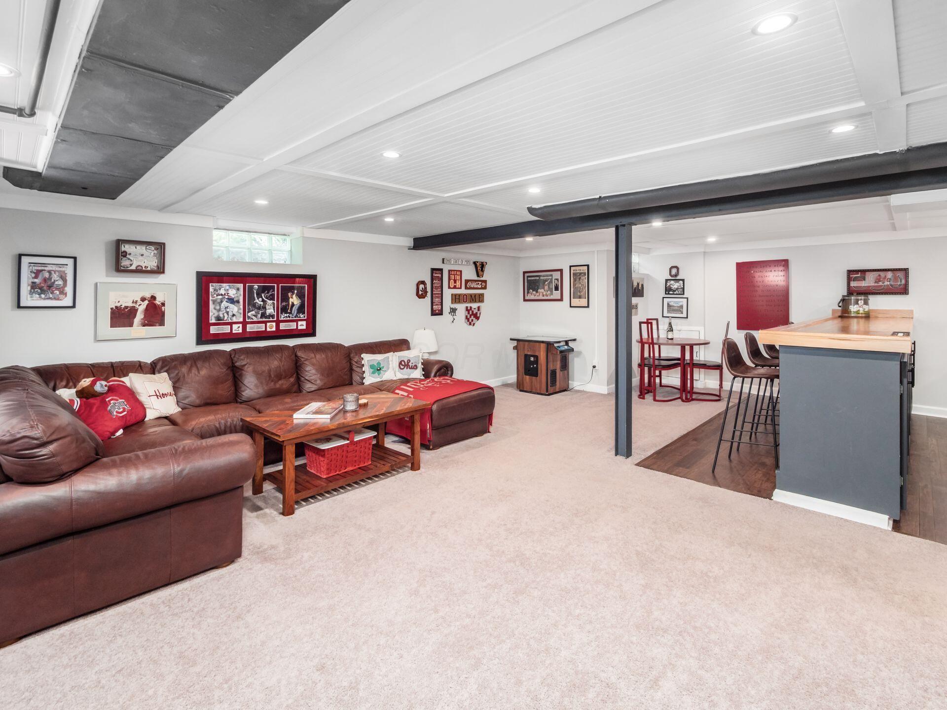 357 Canyon Drive S