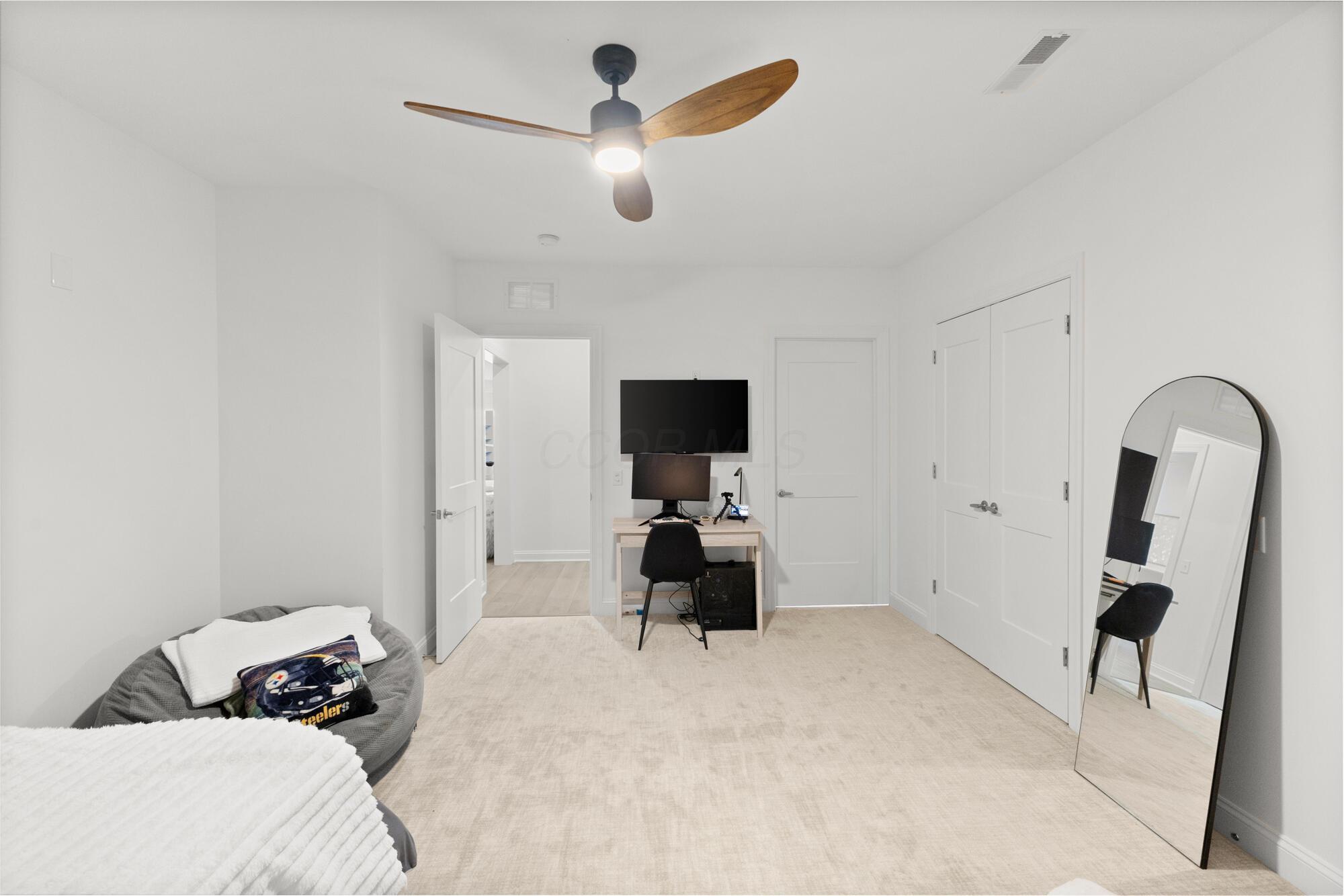5233 Highpointe Lakes Drive, 402