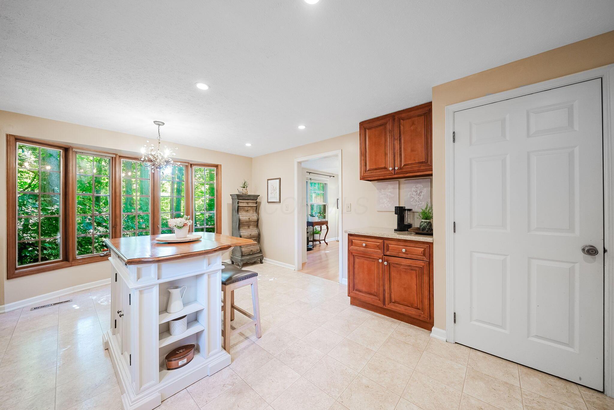 1186 Royal Oak Court