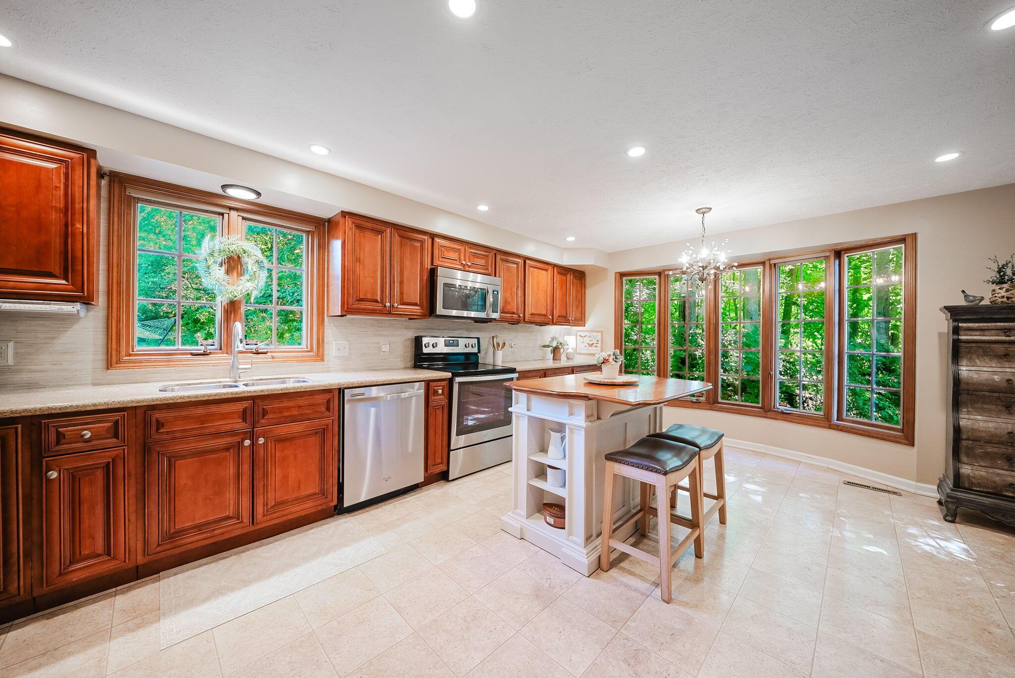 1186 Royal Oak Court