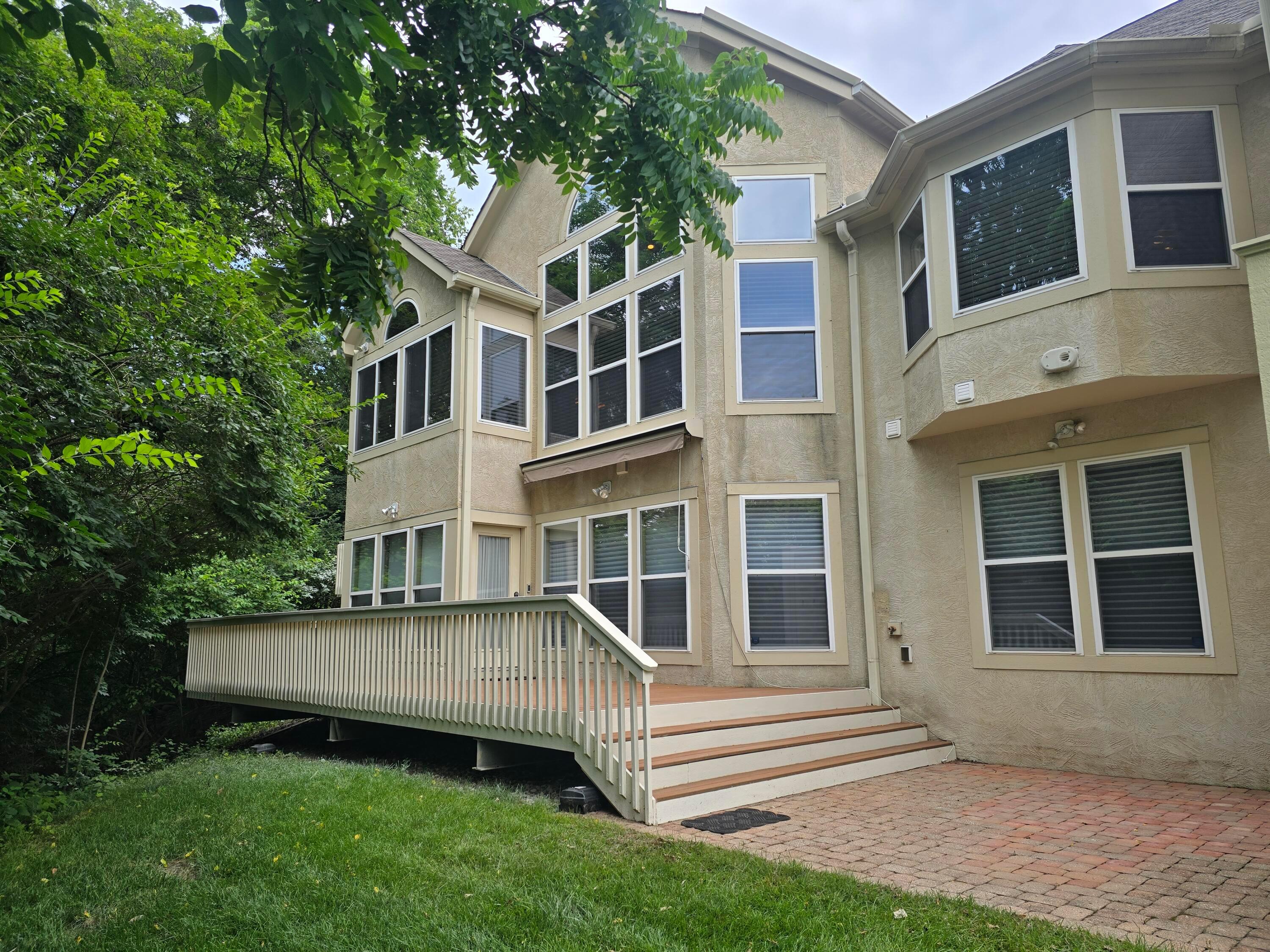 1065 Bluff Vista Drive