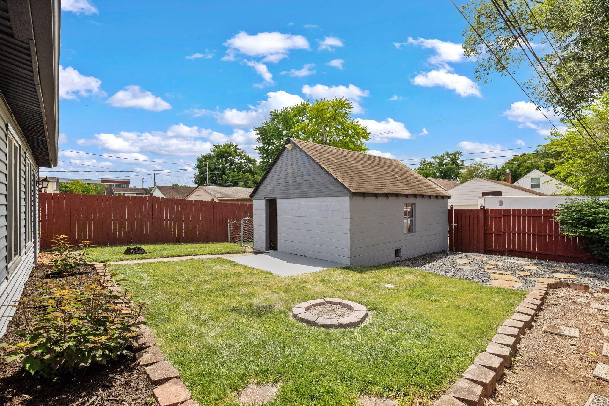 833 Copeland Road