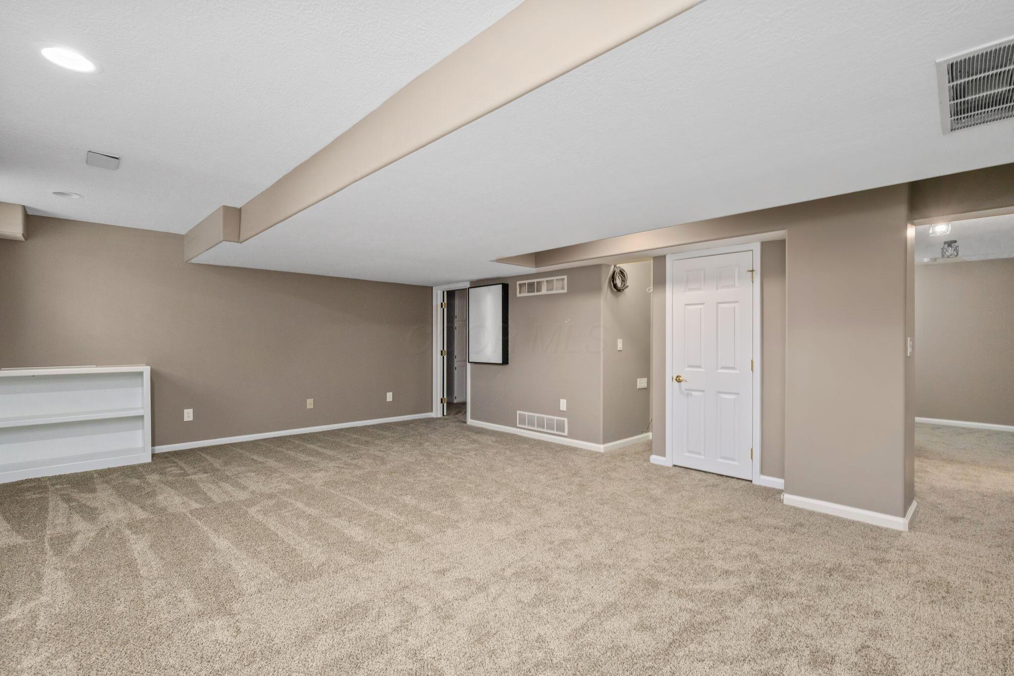 6961 Whitetail Lane