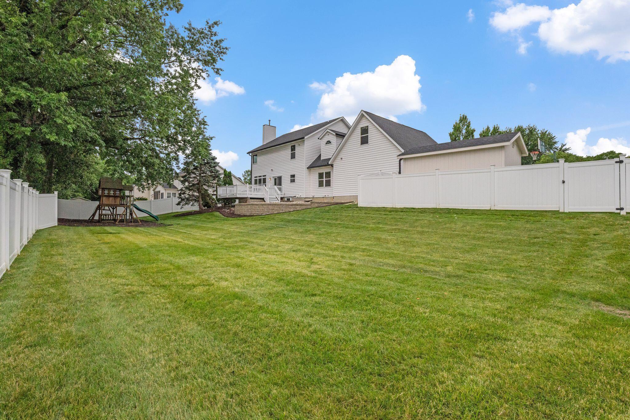 6961 Whitetail Lane