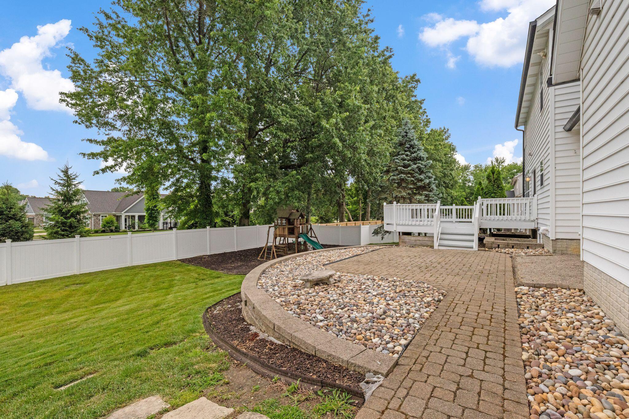 6961 Whitetail Lane
