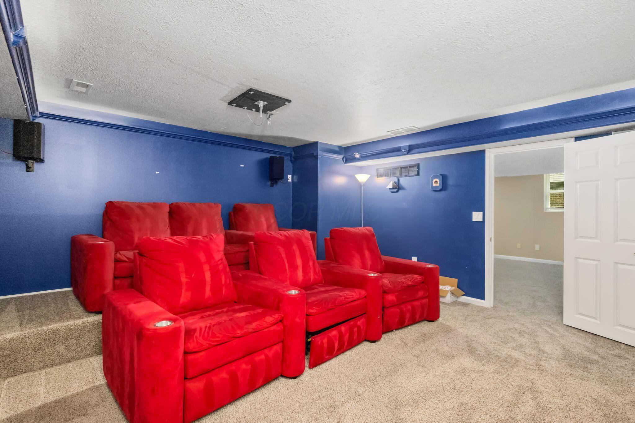 6961 Whitetail Lane