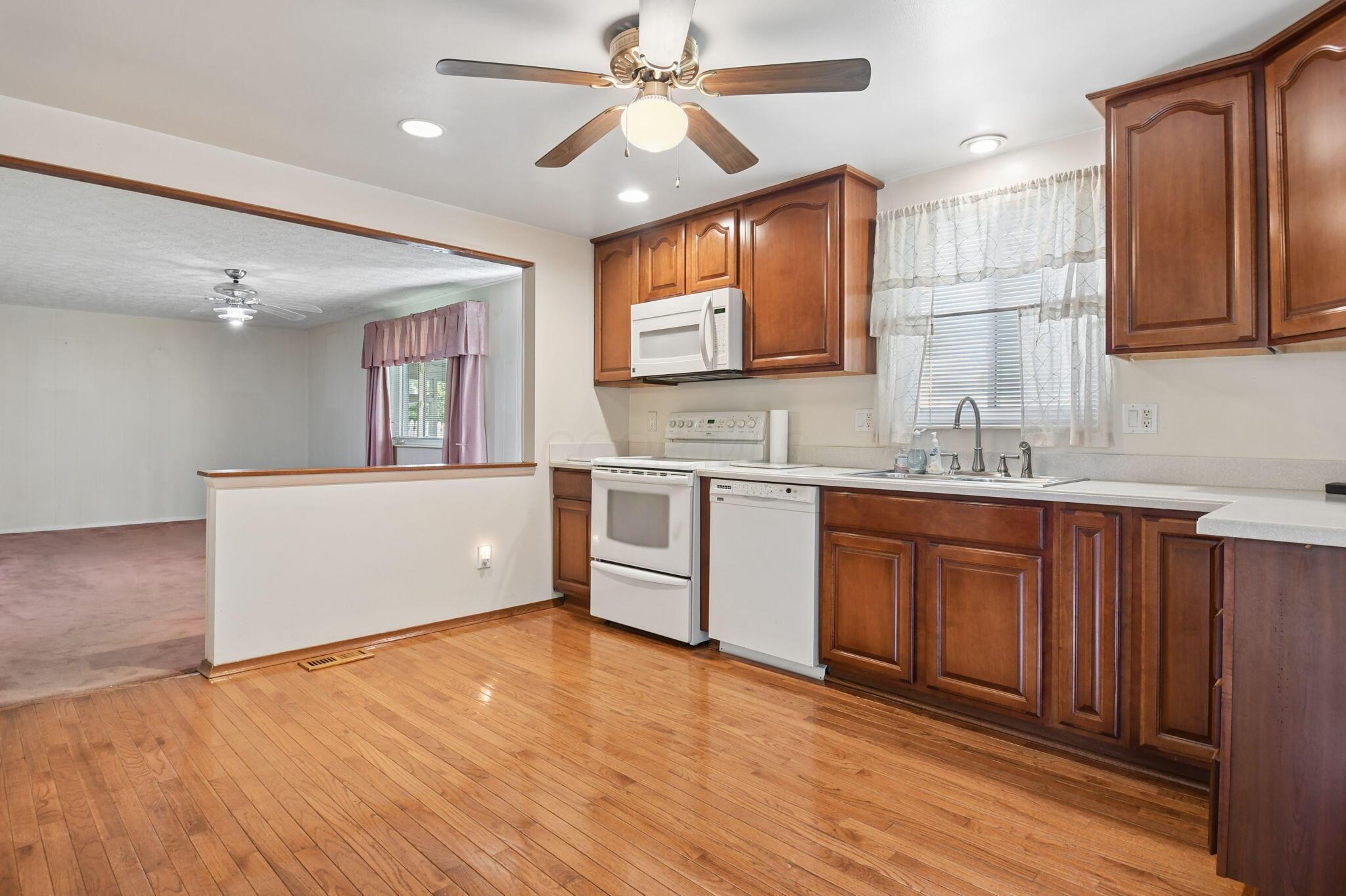 2570 Niantic Drive