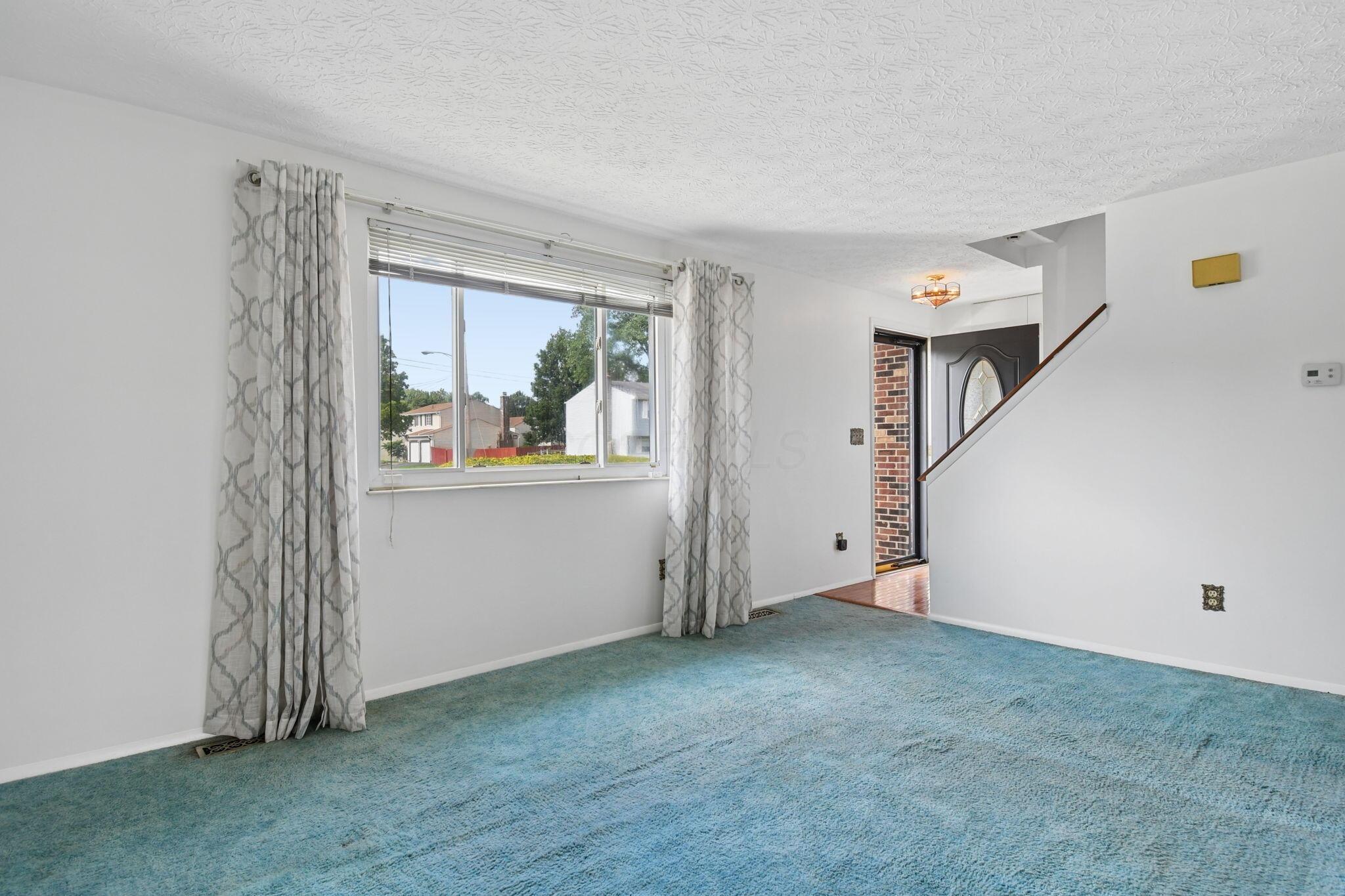 2570 Niantic Drive