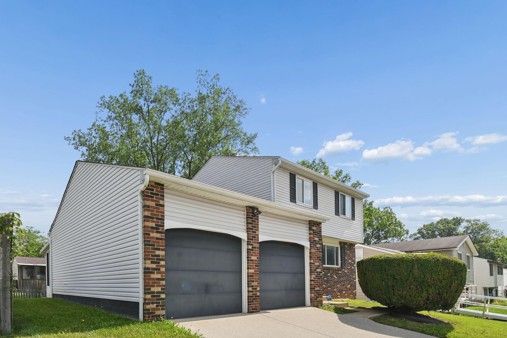2570 Niantic Drive