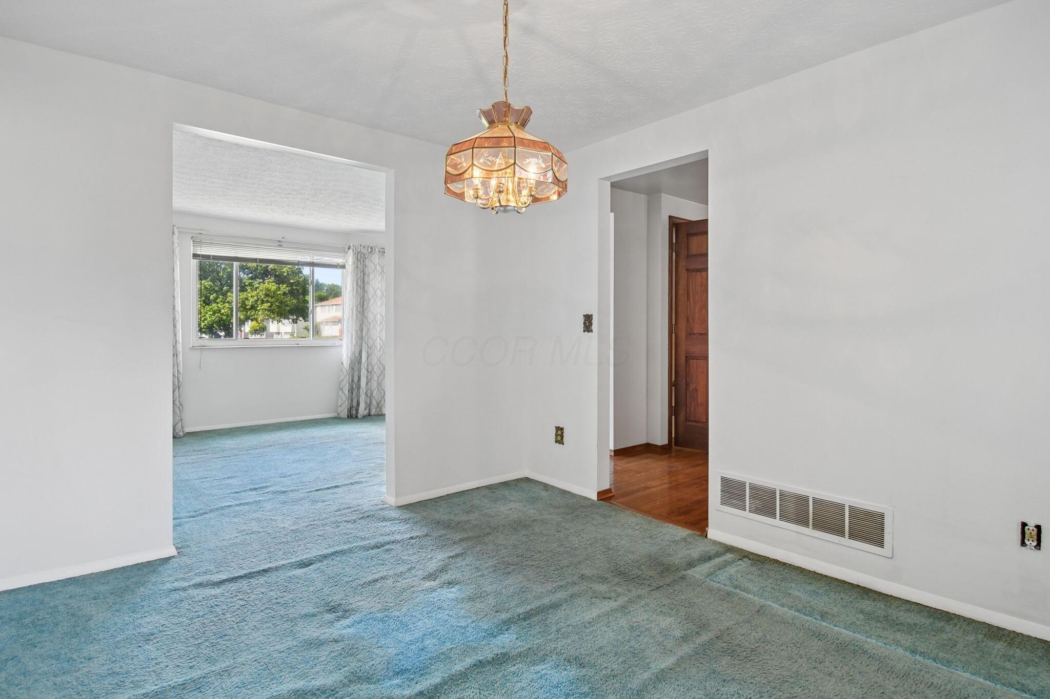 2570 Niantic Drive