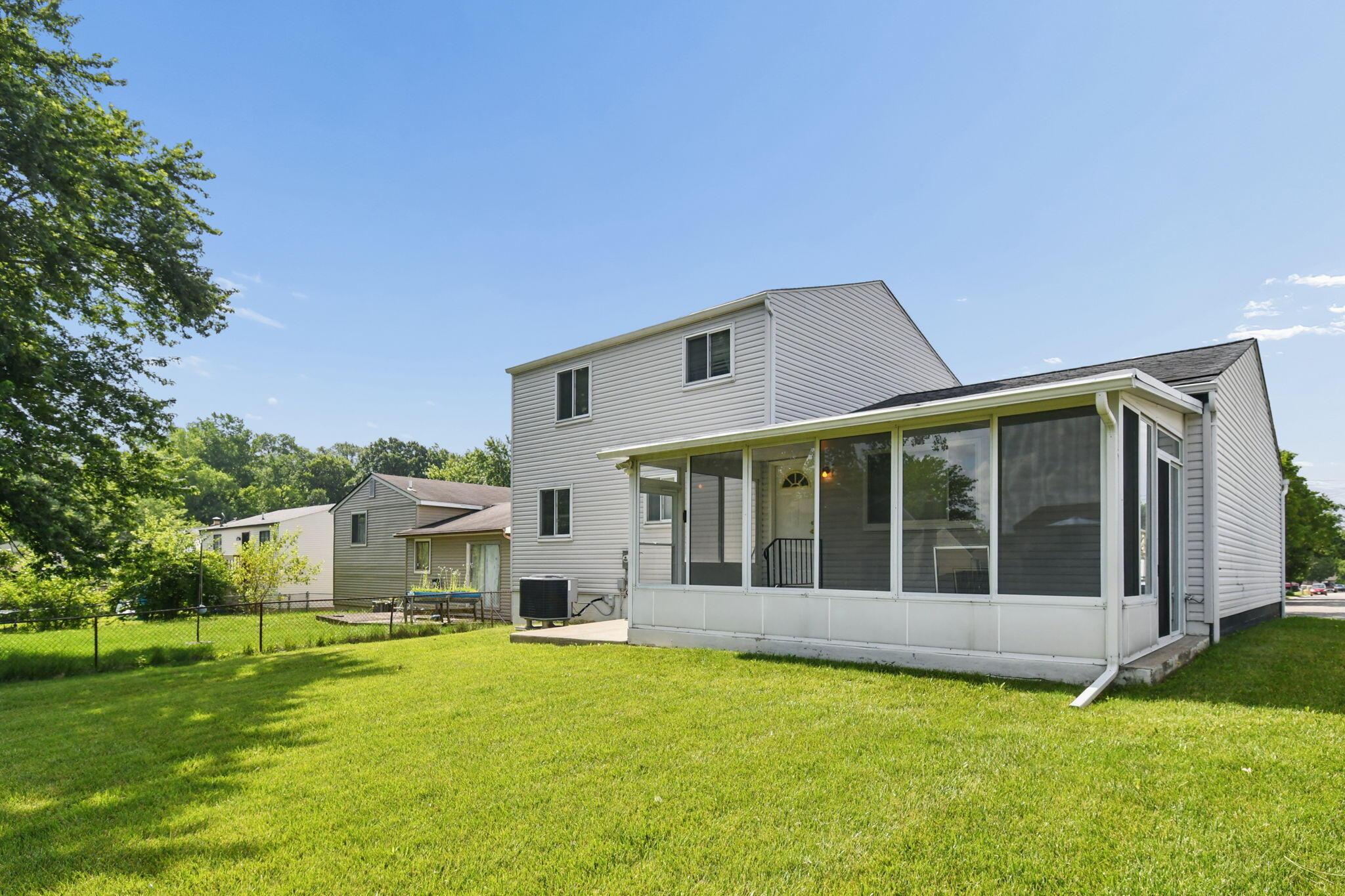 2570 Niantic Drive