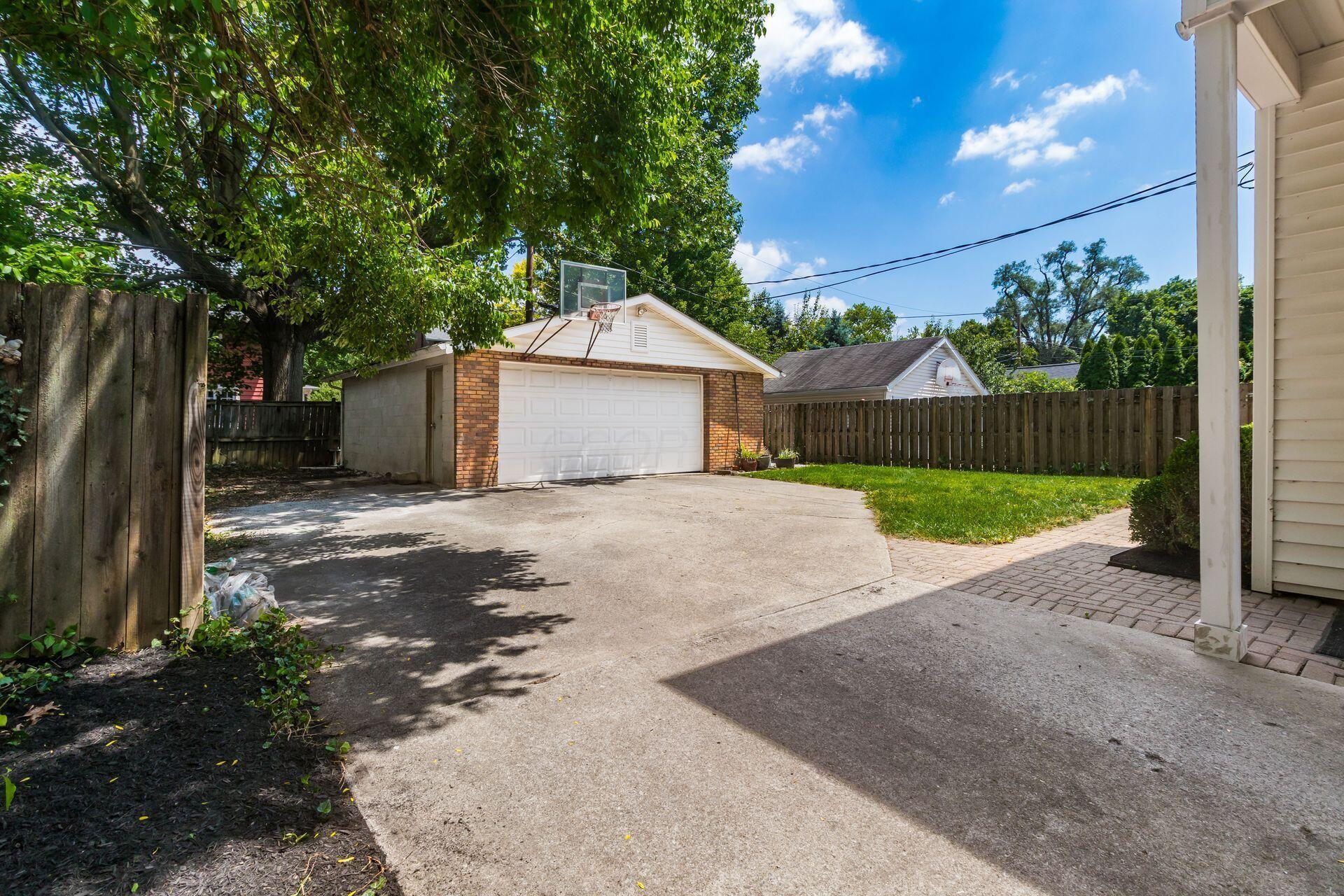 30 S Dawson Avenue