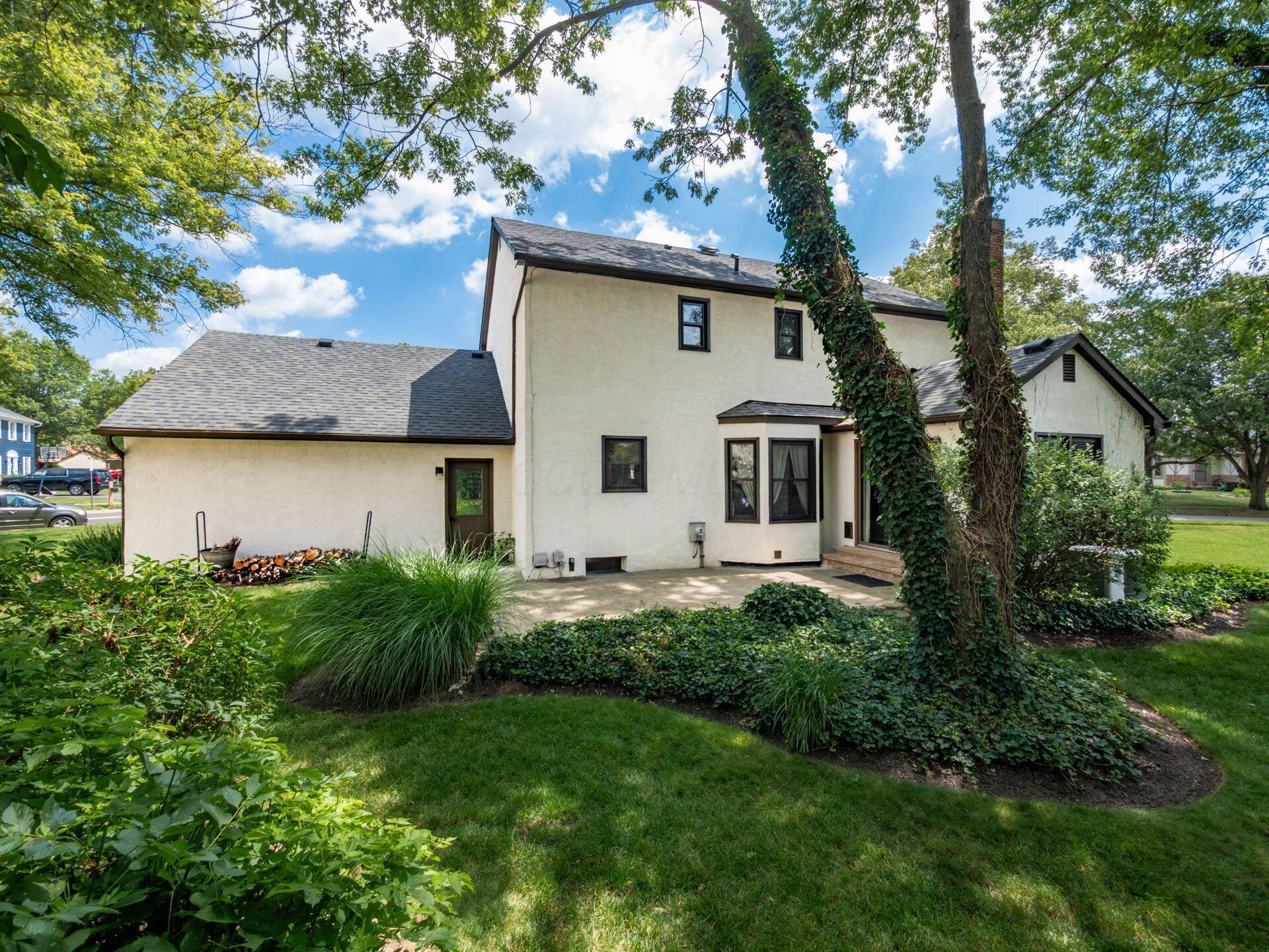 7467 Saunderlane Road