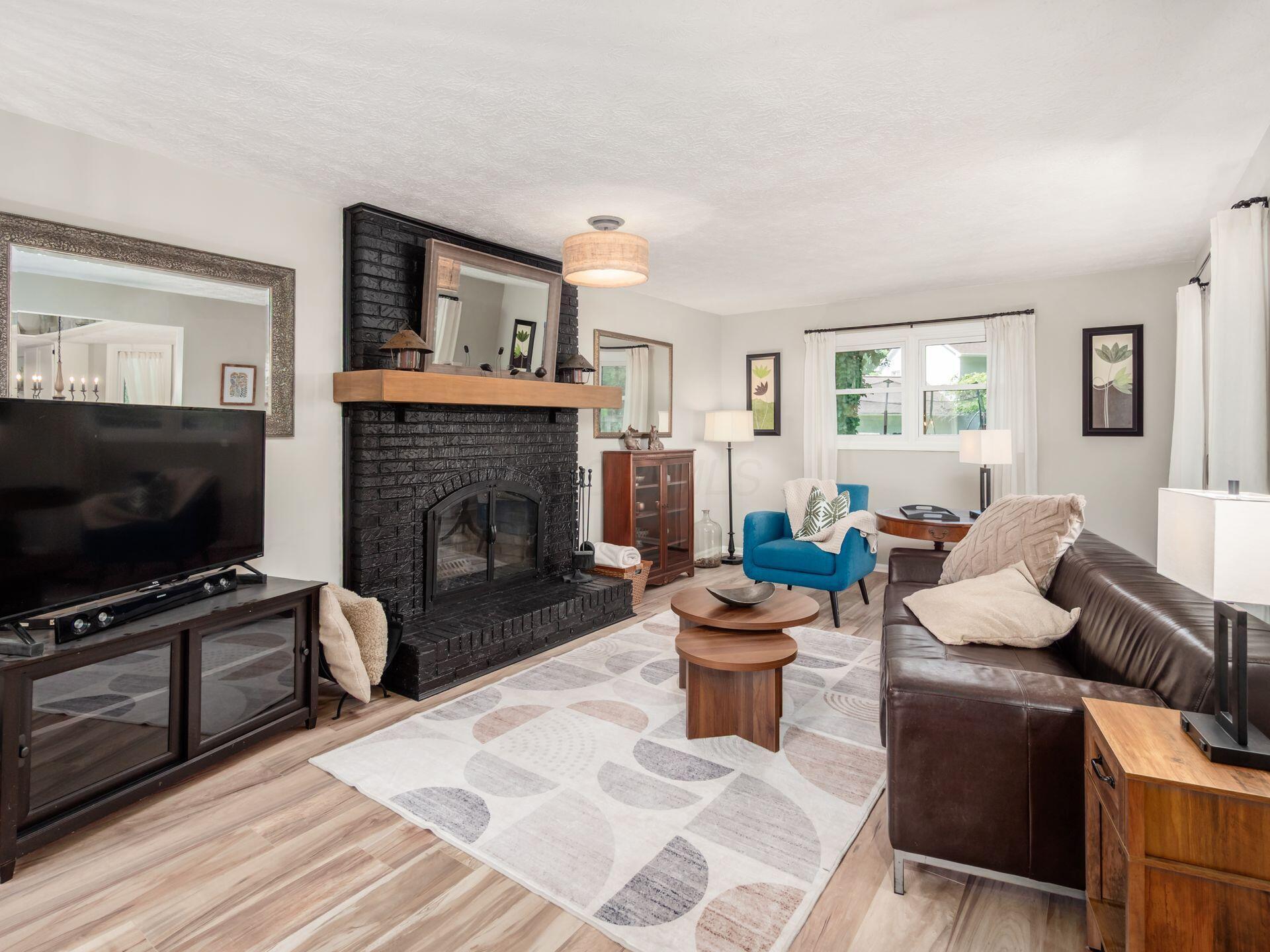 7467 Saunderlane Road