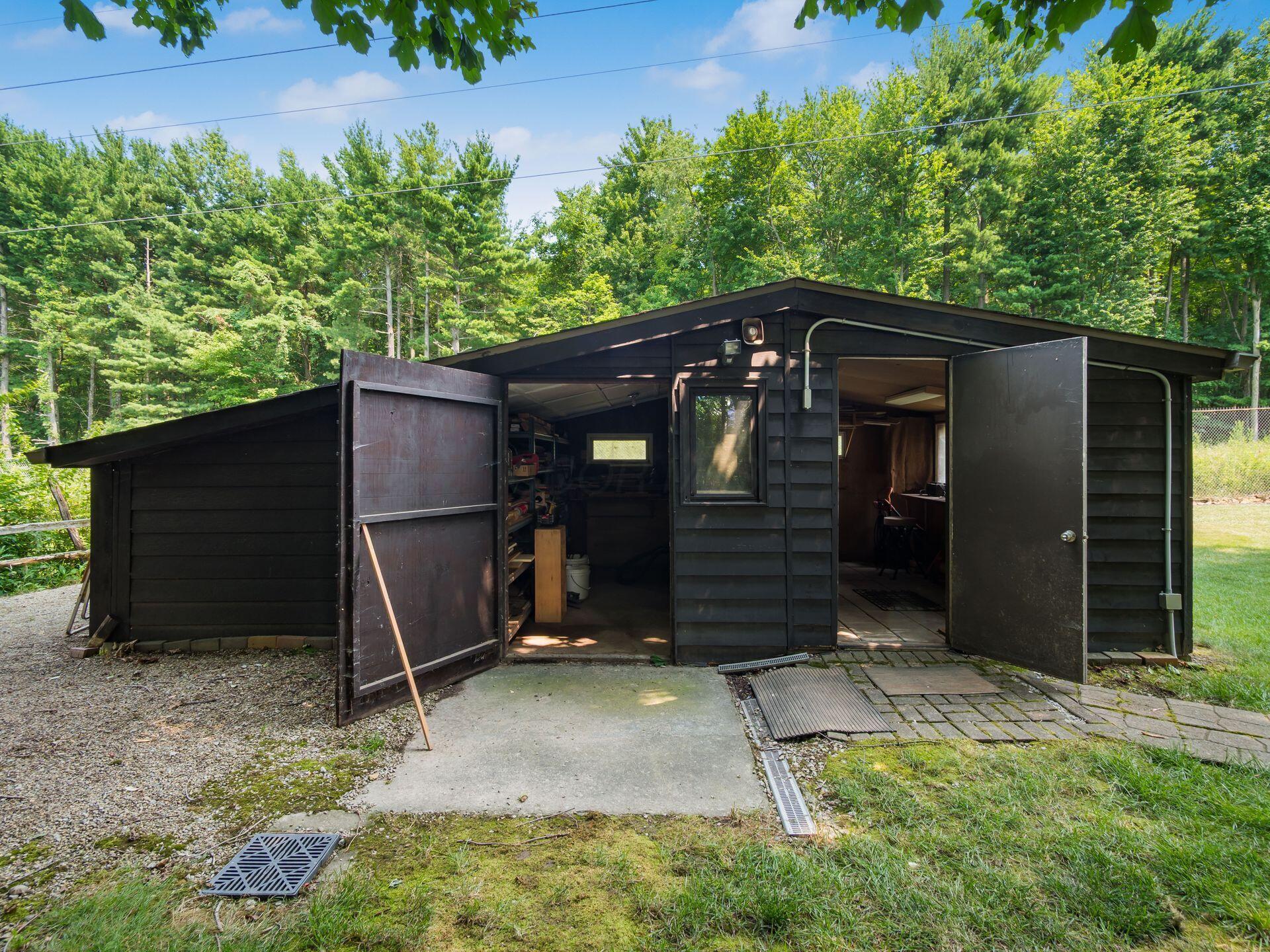 4349 Beehive Lane