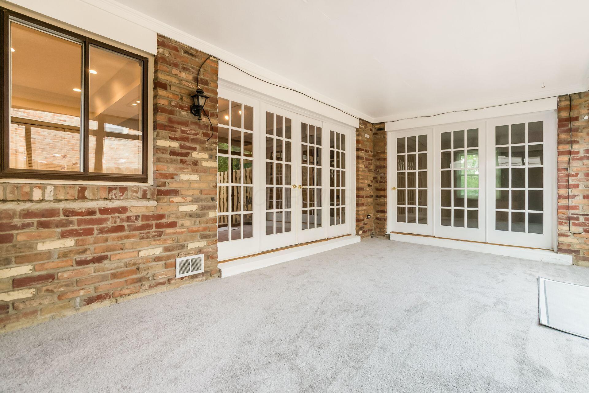 911 Manor Lane, J