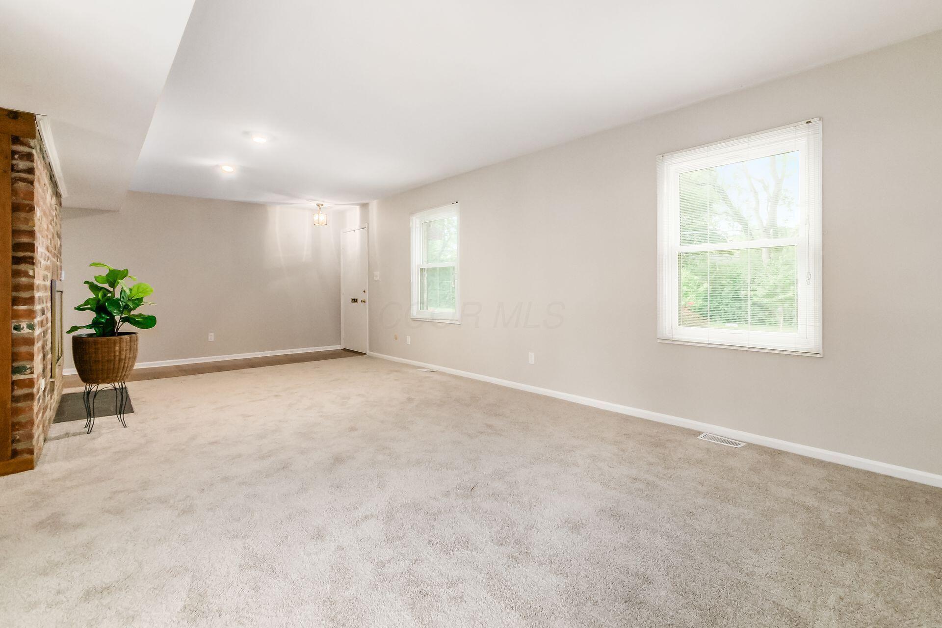 911 Manor Lane, J