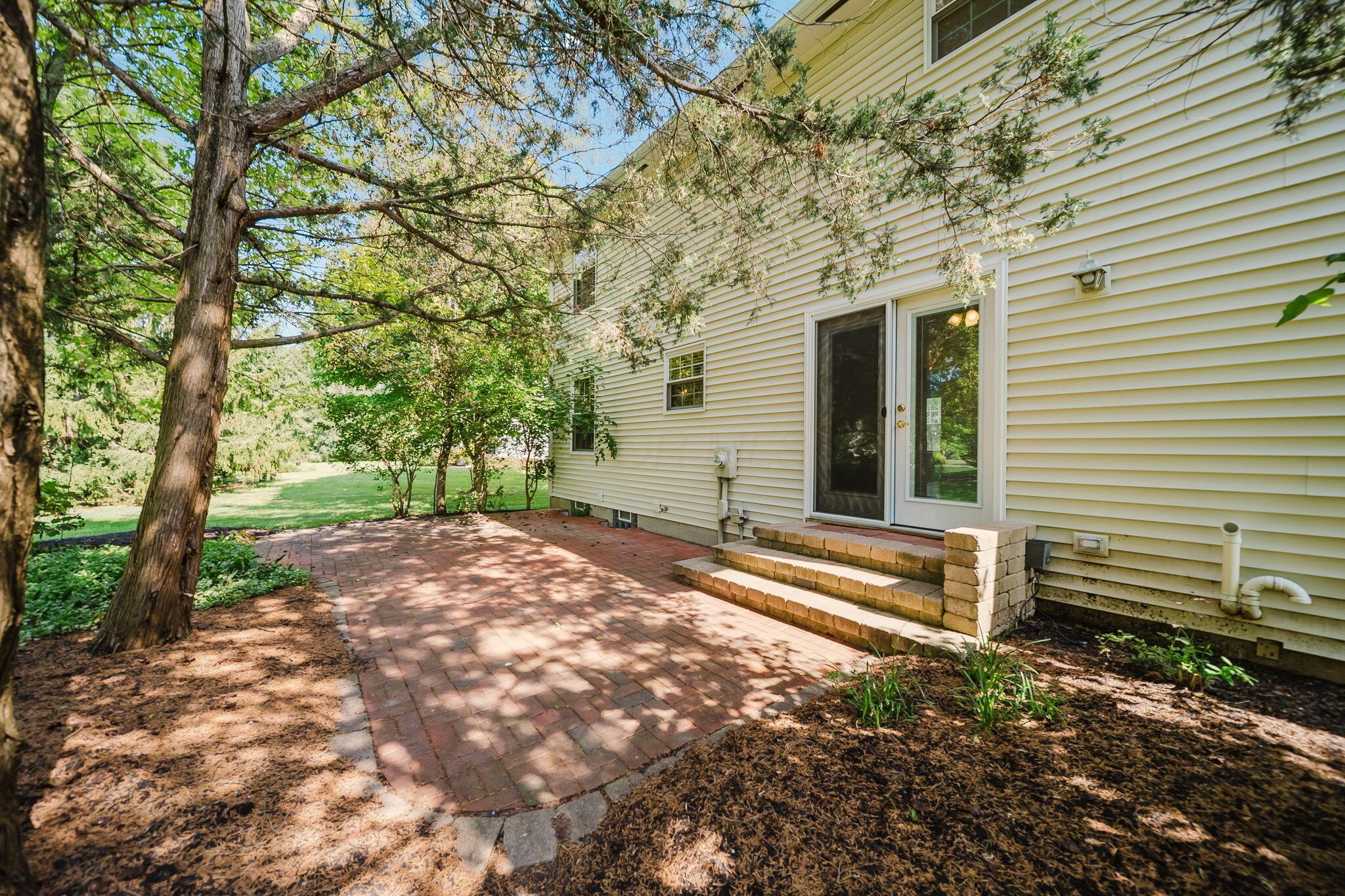 5925 Muncie Court