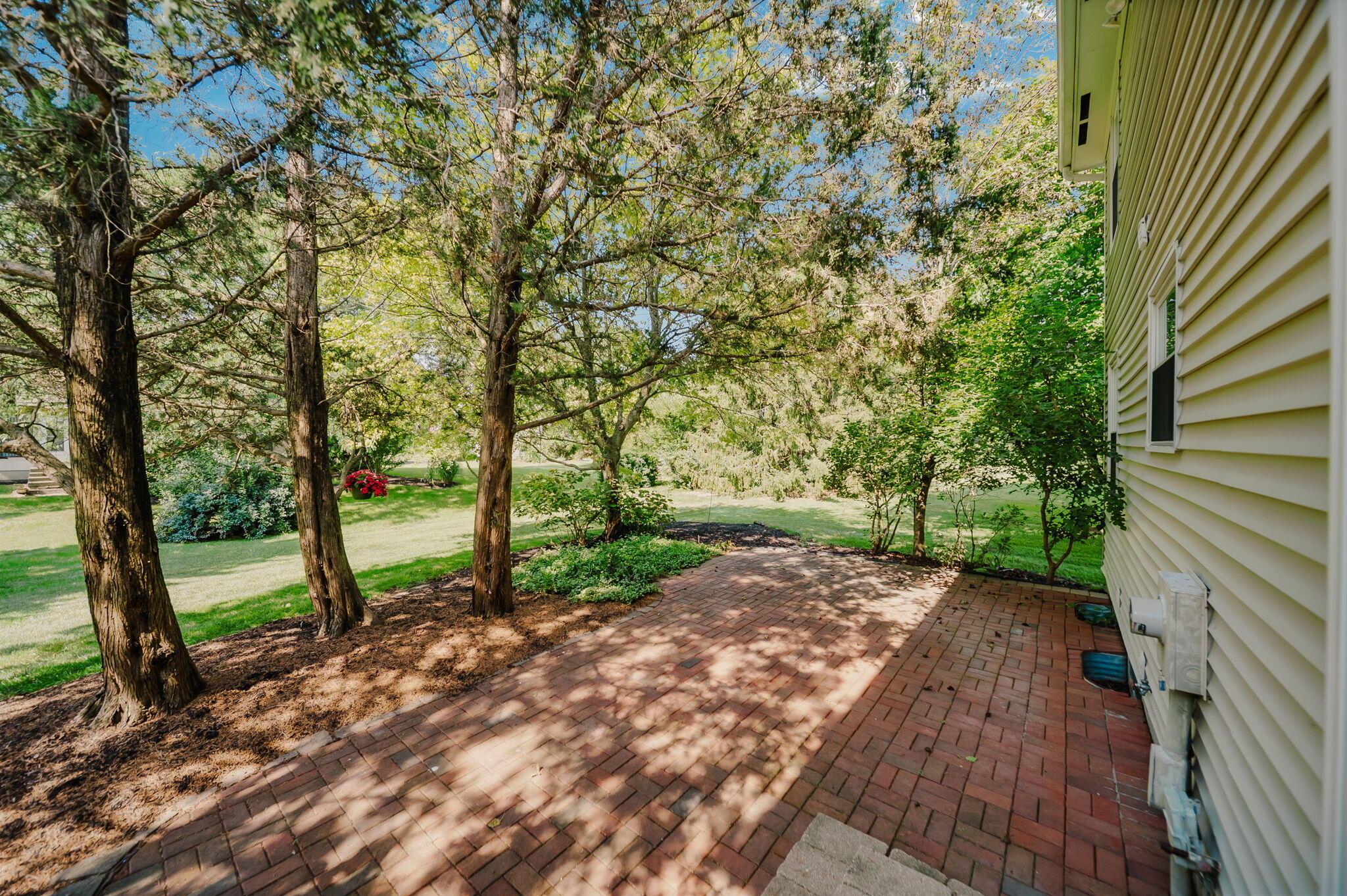 5925 Muncie Court