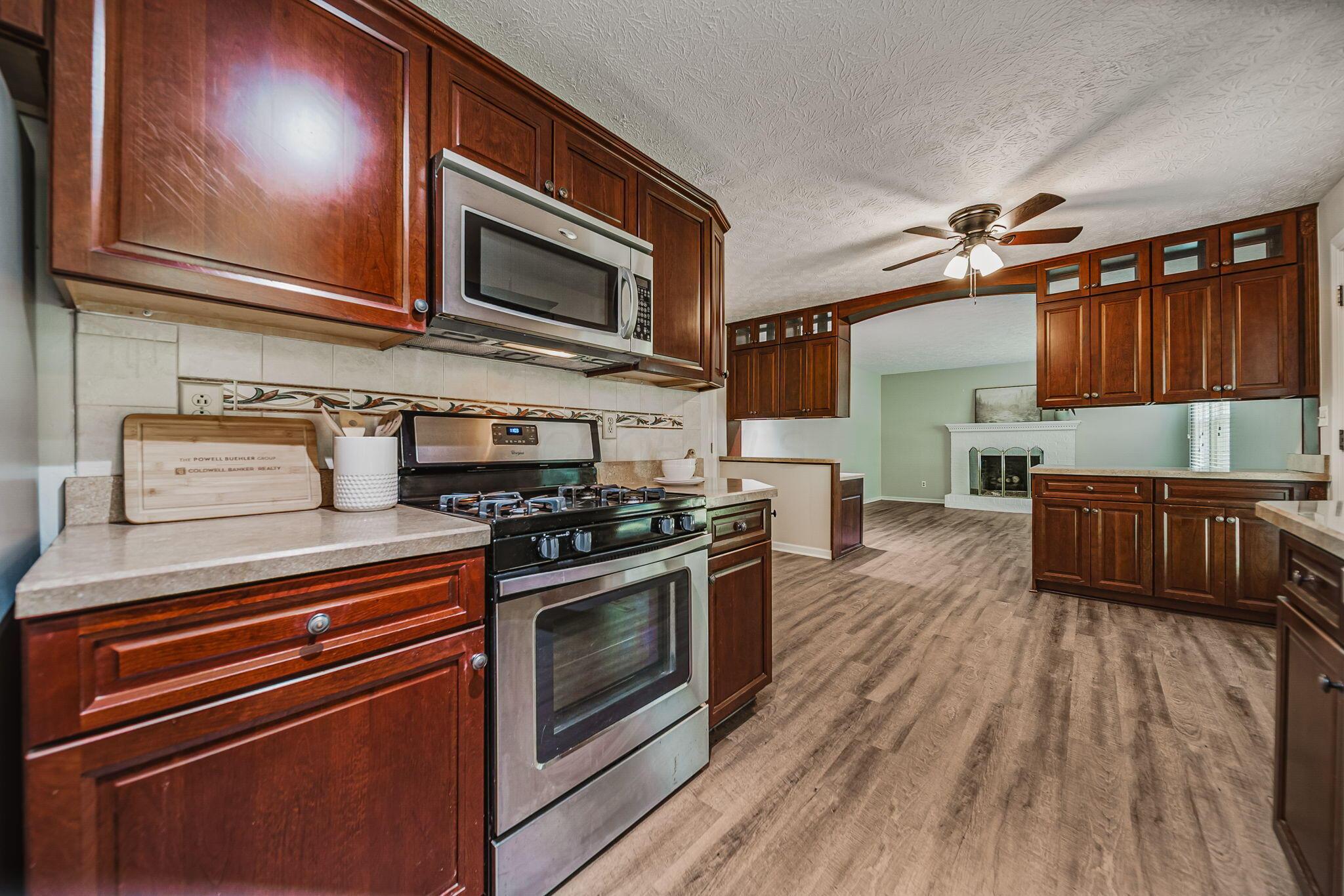 5925 Muncie Court