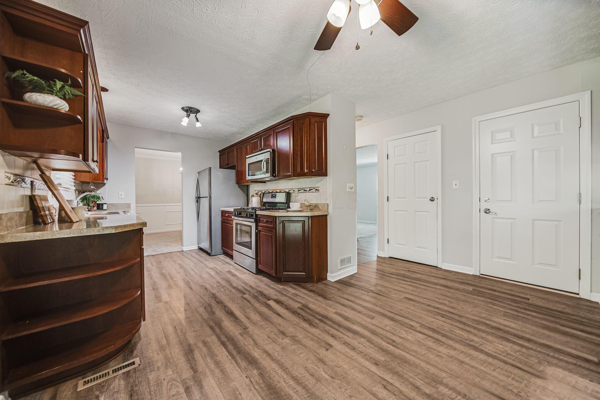 5925 Muncie Court