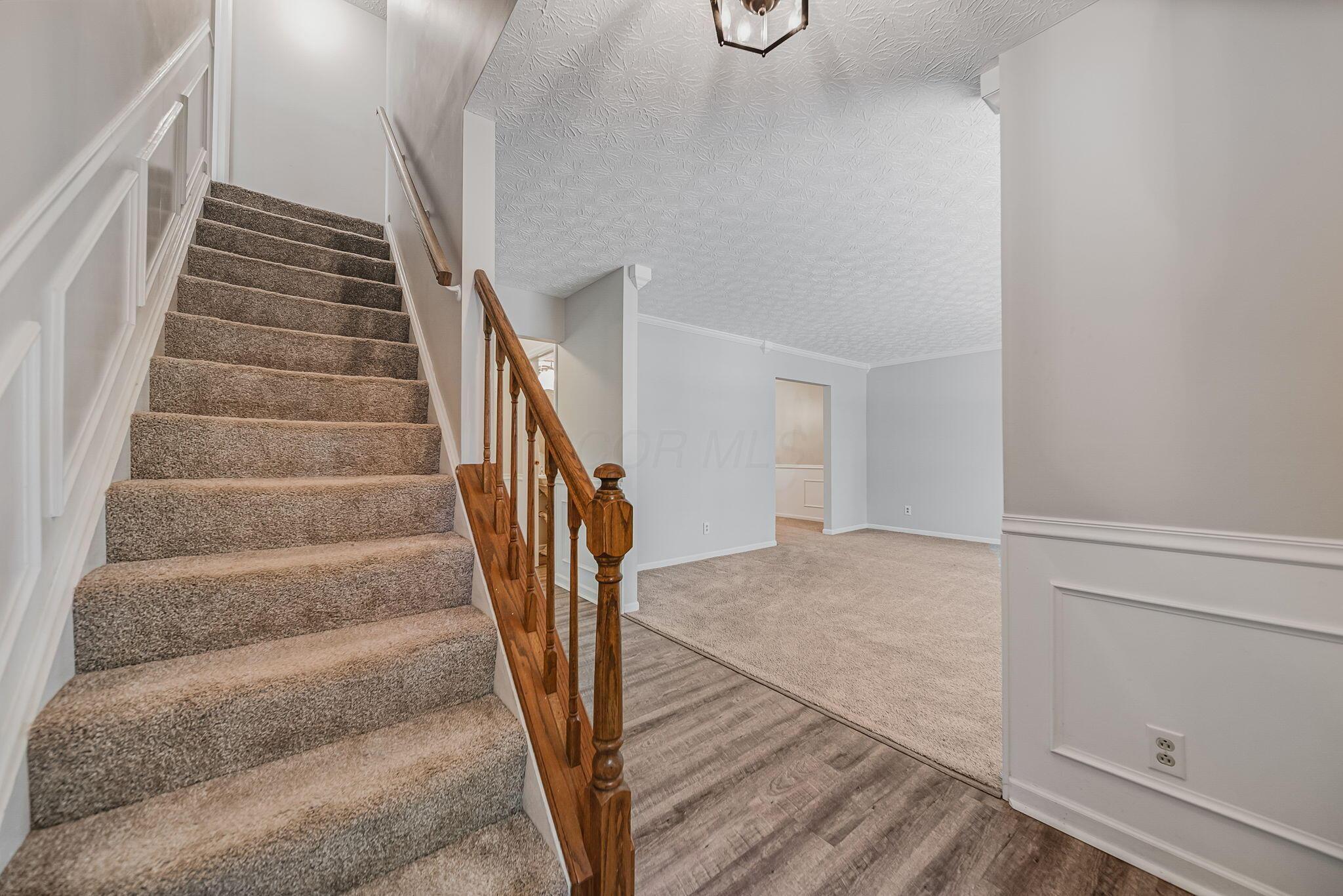 5925 Muncie Court