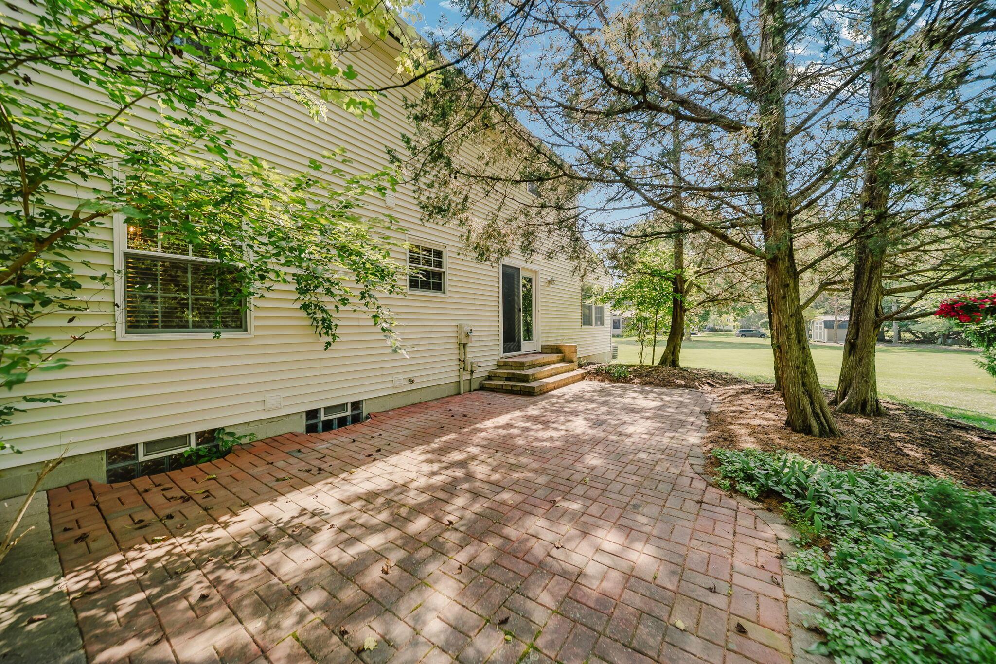 5925 Muncie Court