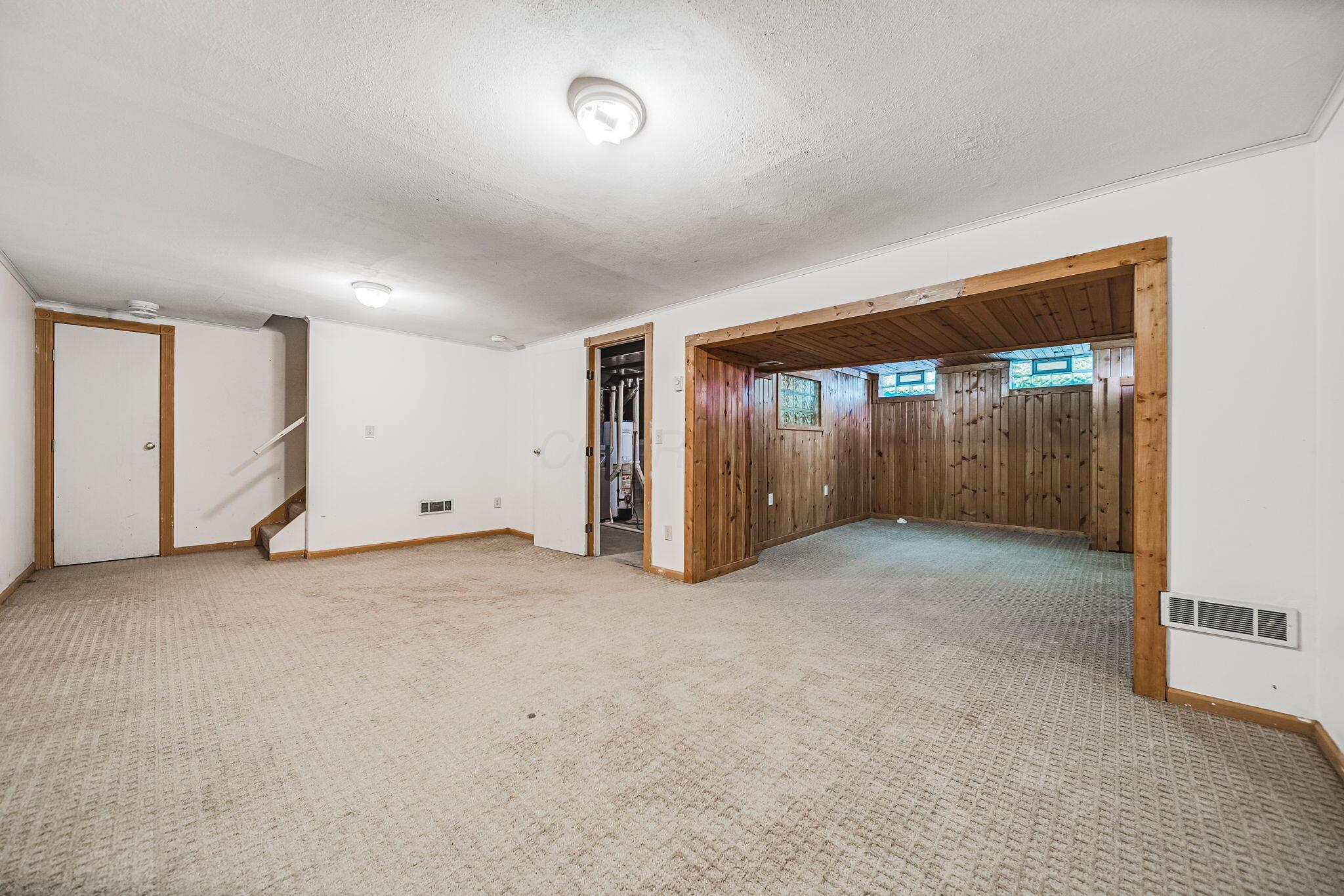 5925 Muncie Court