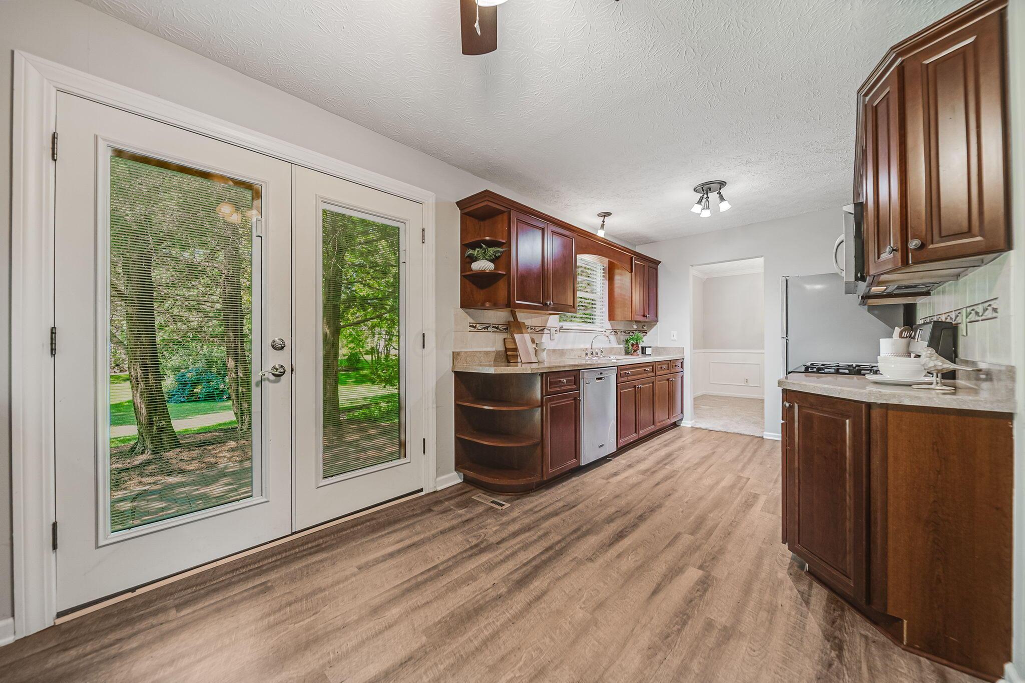 5925 Muncie Court