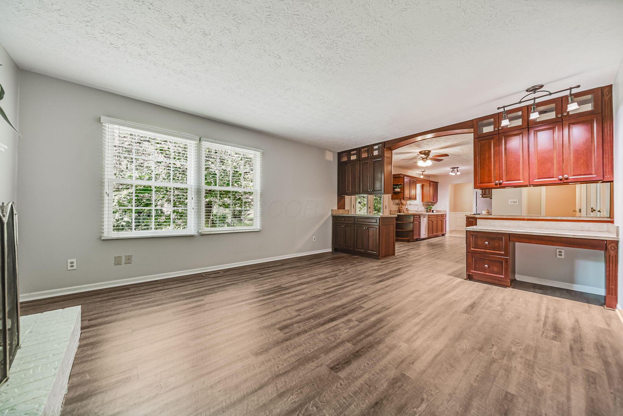 5925 Muncie Court