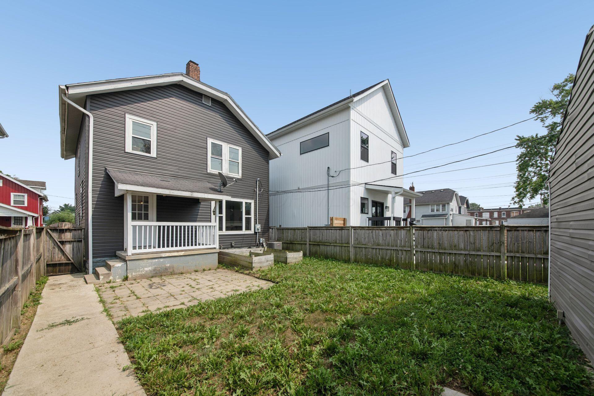977 Gilbert Street