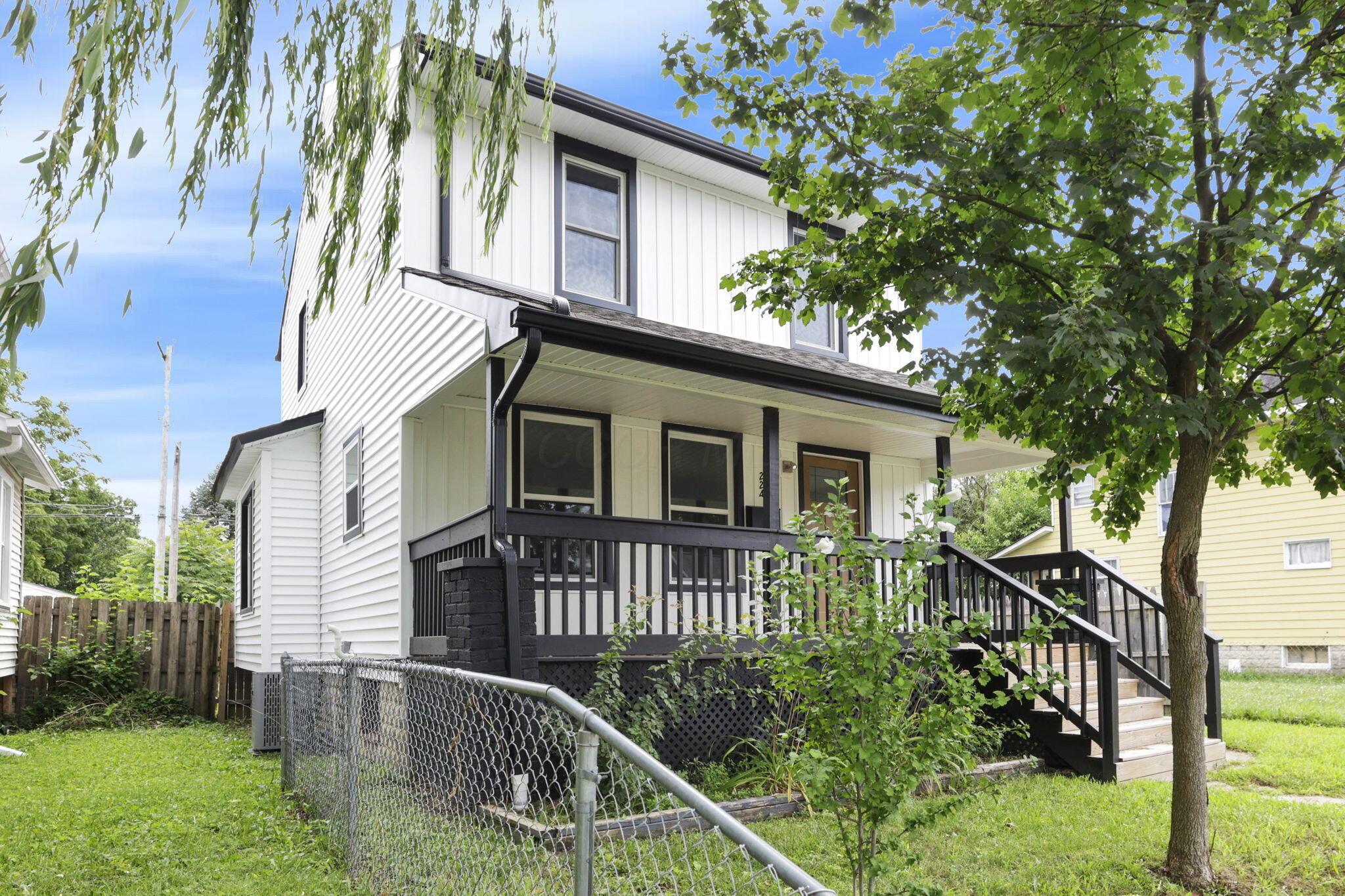 224 N Oakley Avenue