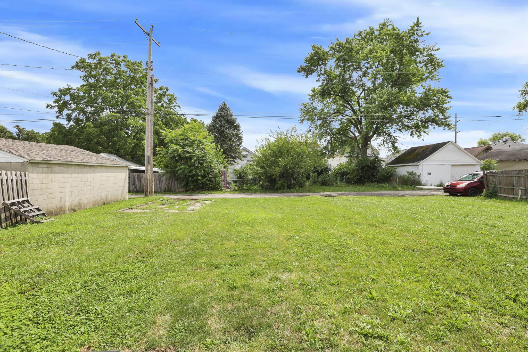 224 N Oakley Avenue