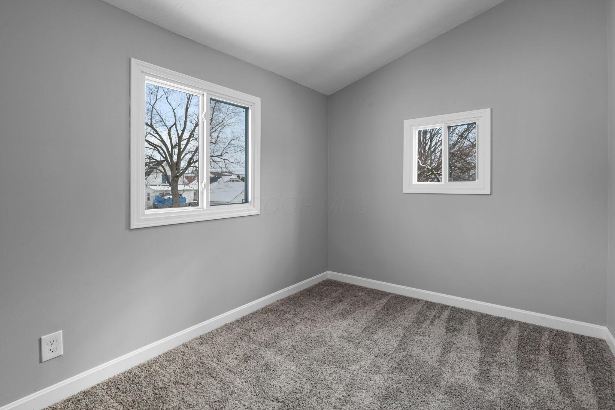 224 N Oakley Avenue