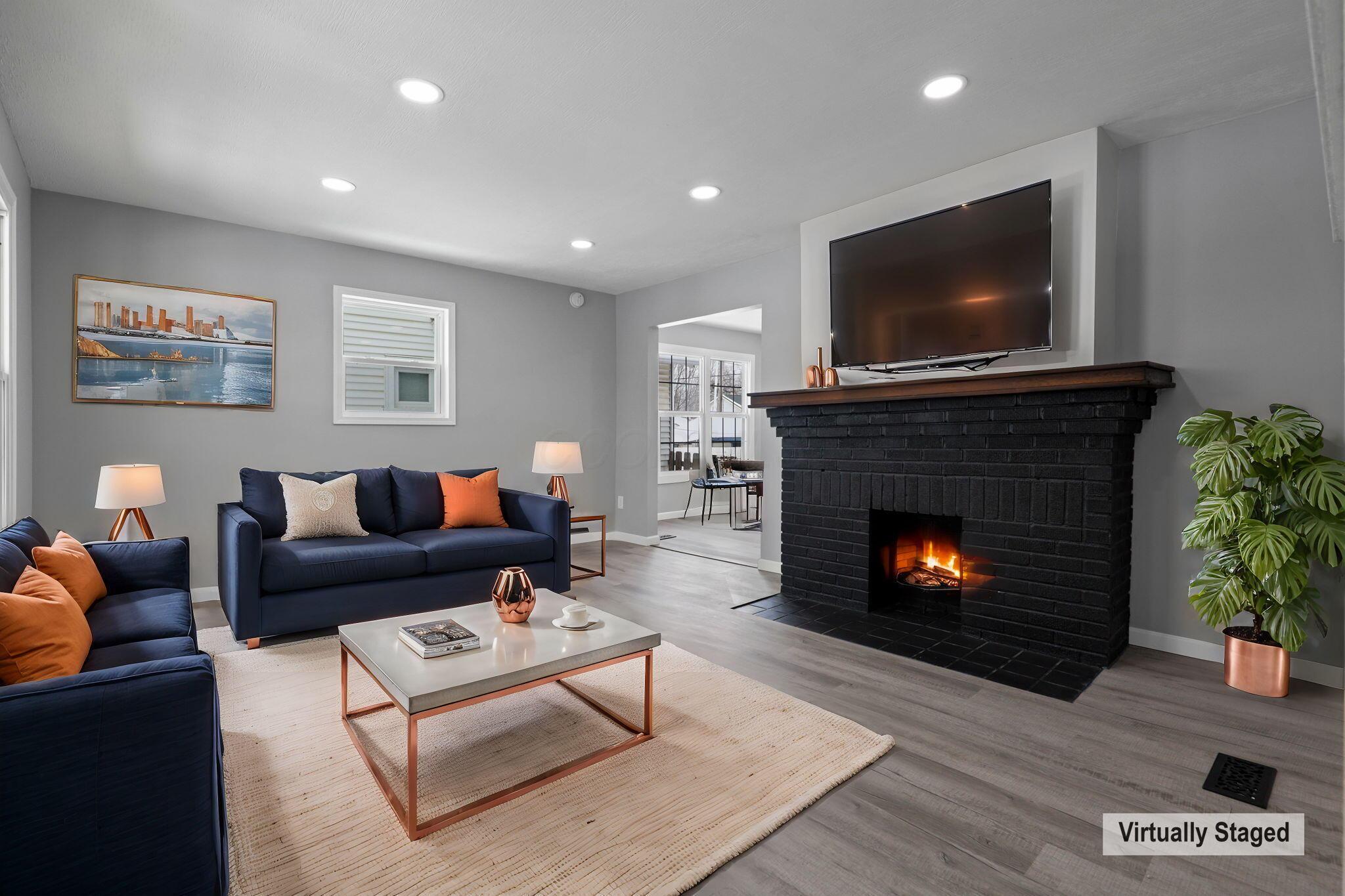 224 N Oakley Avenue