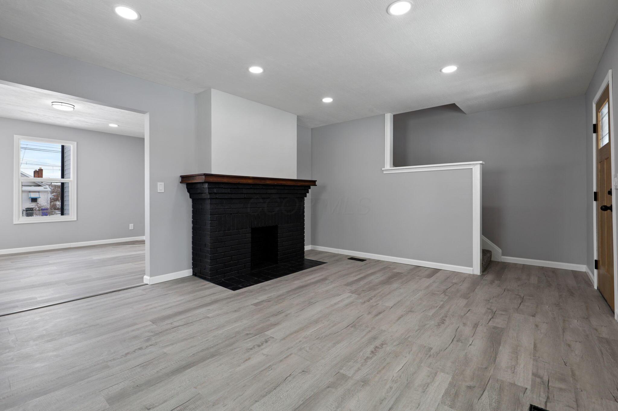 224 N Oakley Avenue
