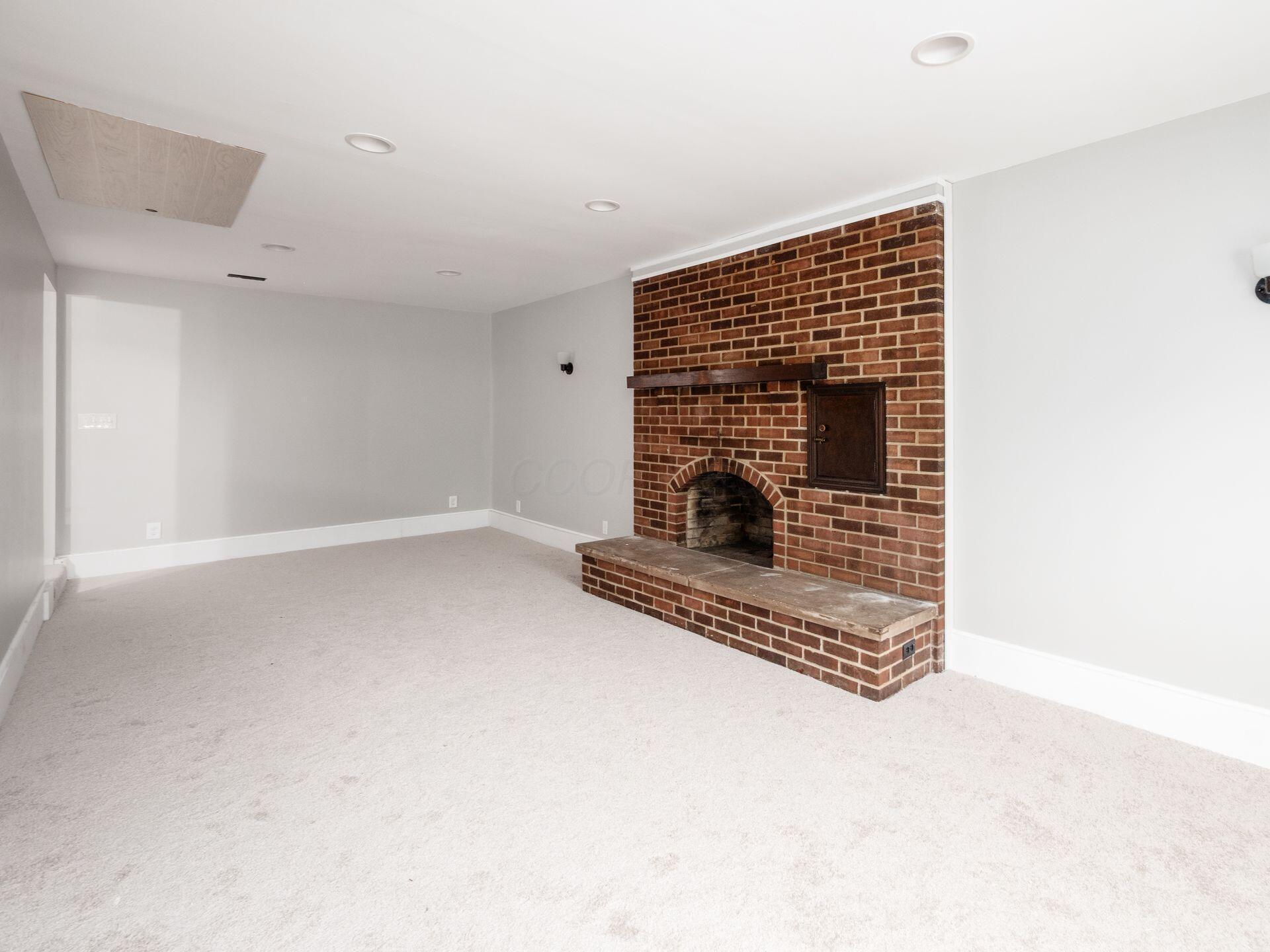 5527 Oslo Drive