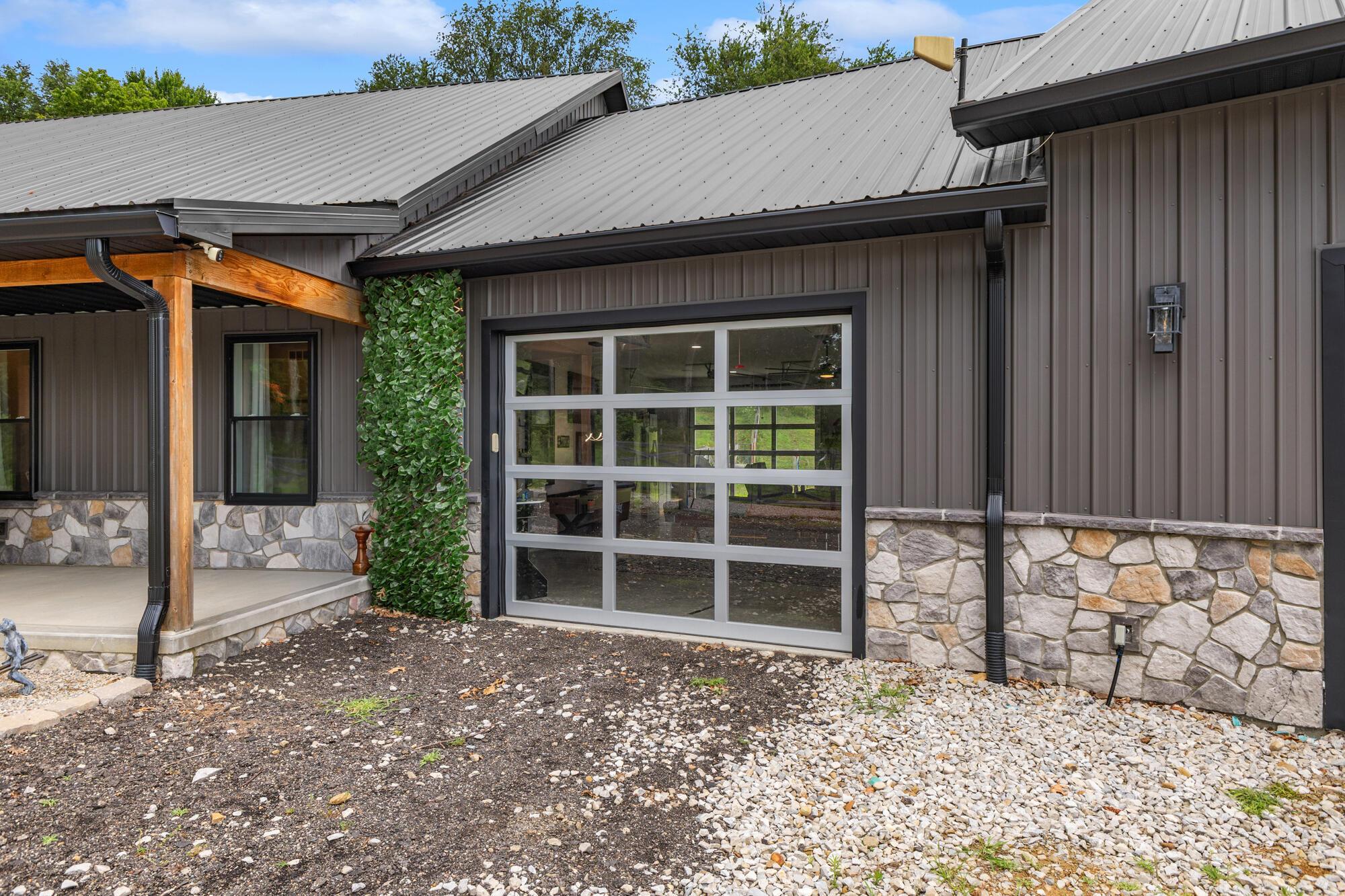 16265 Fredericktown Amity Road