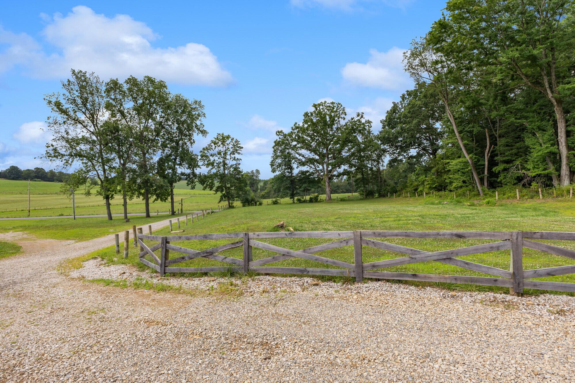 16265 Fredericktown Amity Road