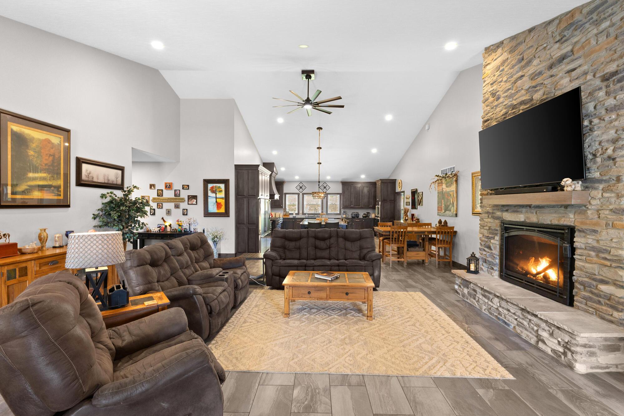16265 Fredericktown Amity Road